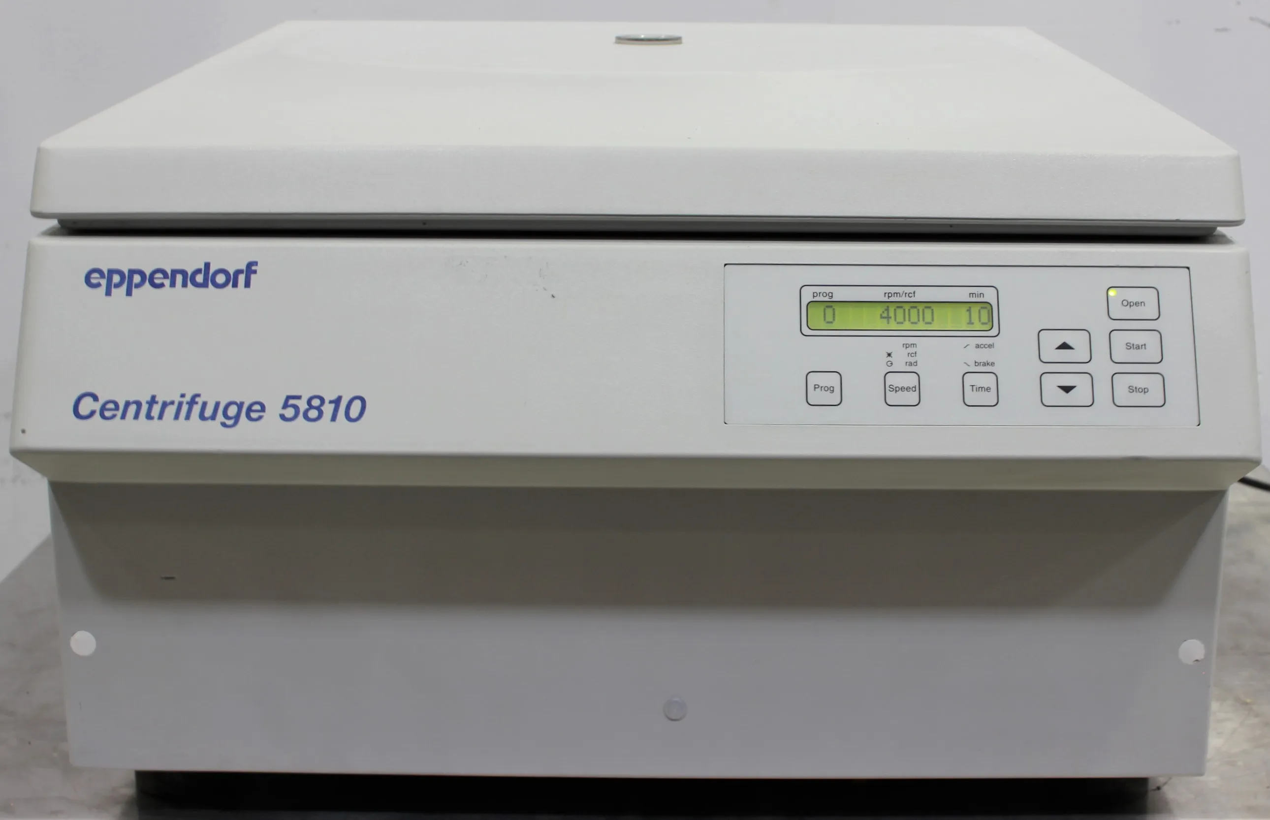 Used Eppendorf Centrifuge 5810 Laboratory Equipment with A-4-62 Rotor