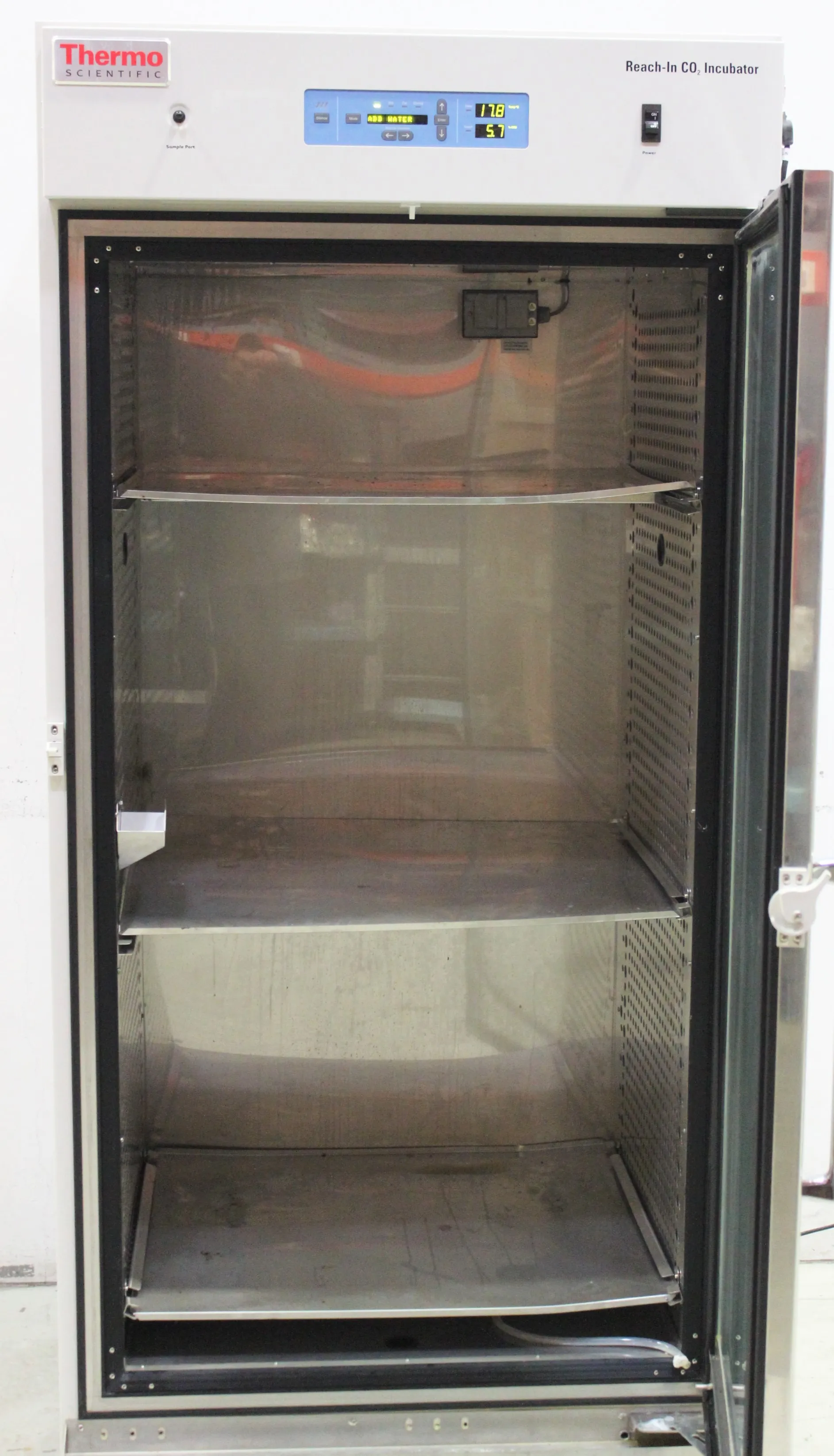 Thermo Scientific Large-Capacity Reach-In CO2 Incubator 3950