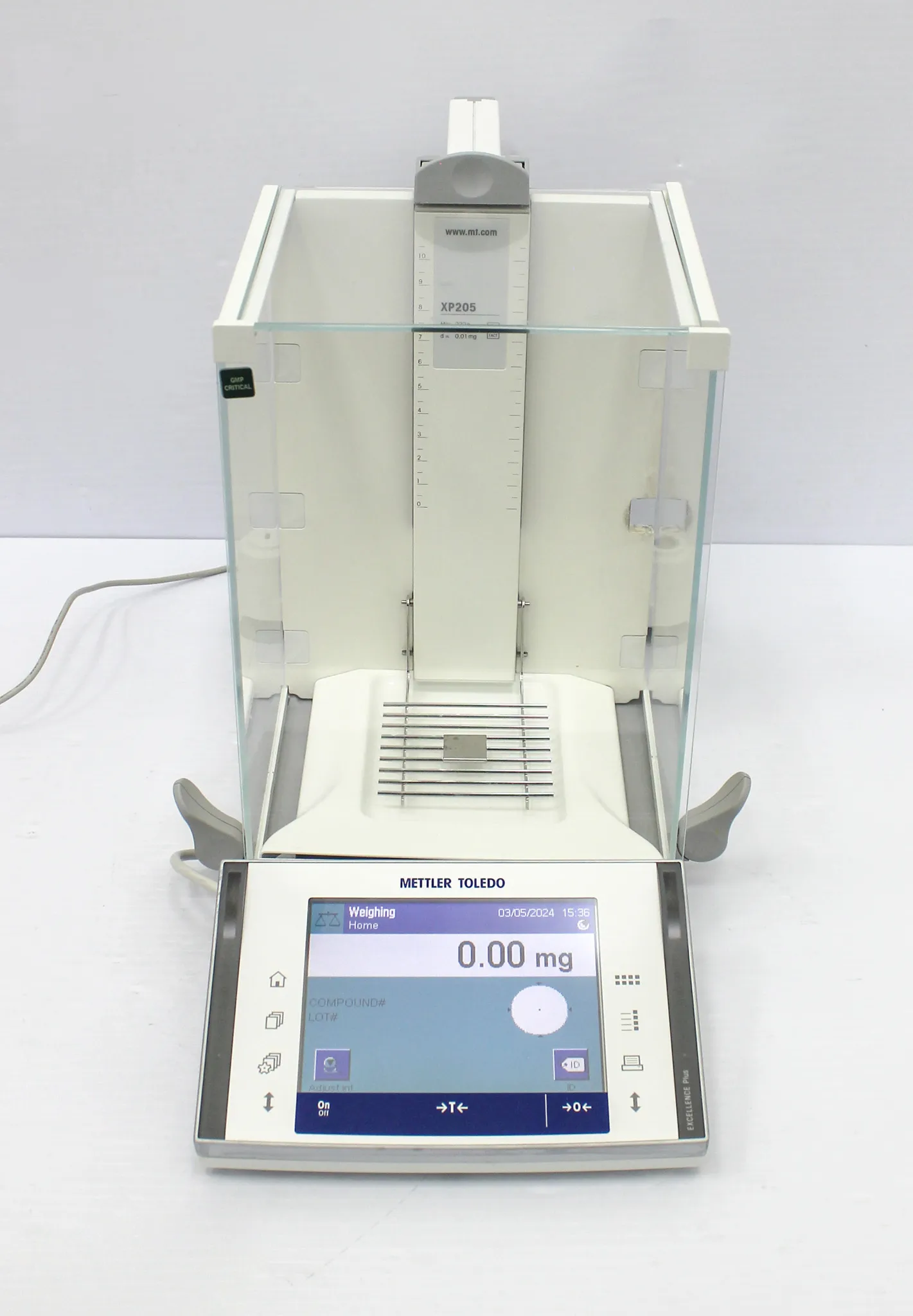 Mettler Toledo Excellence XP205 Analytical Balance with Smart Features