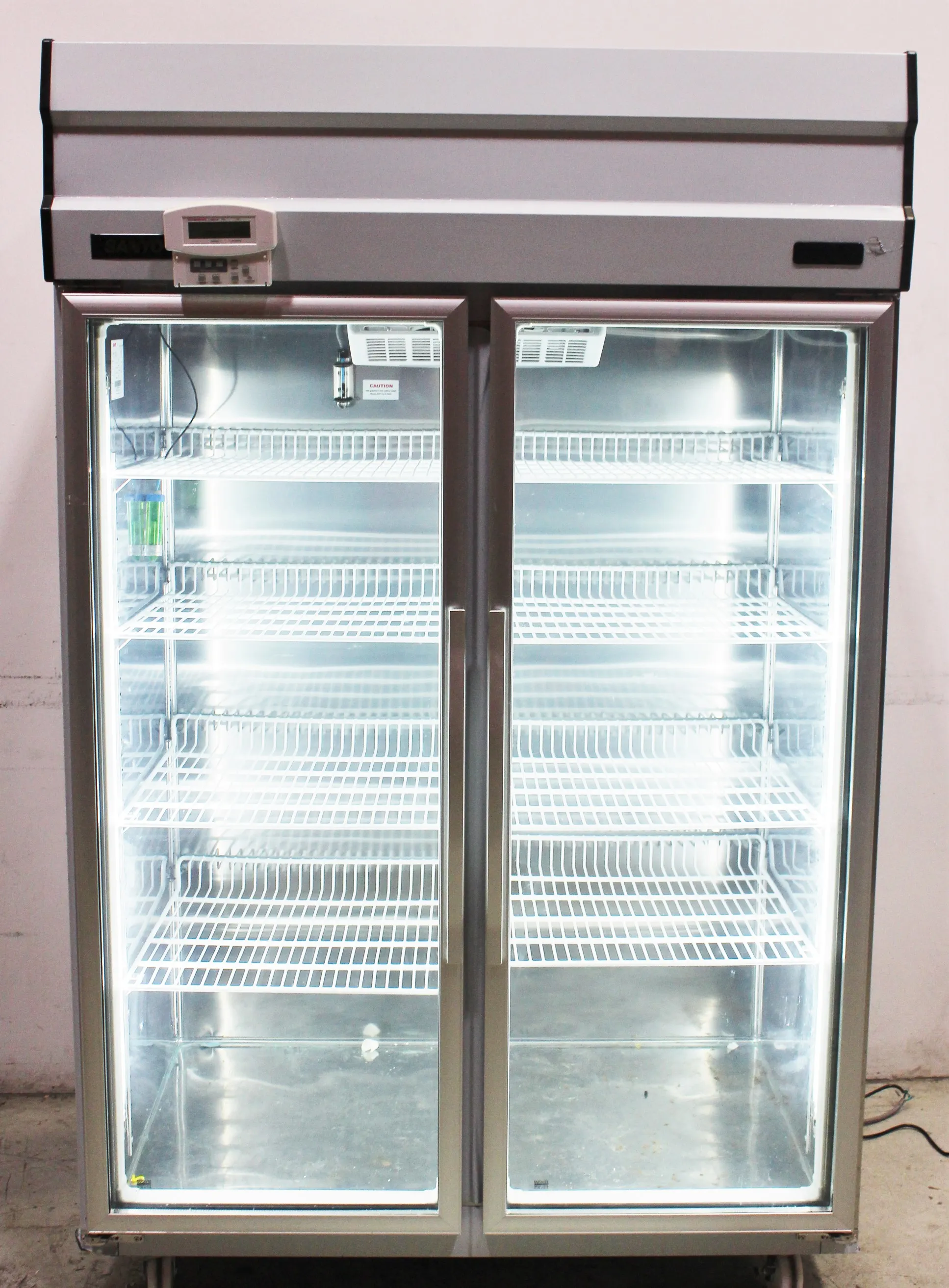 Sanyo SRR-49FD-MED Refrigerator - Class 4 - As-Is - Needs Repairs - 120V, 60Hz US