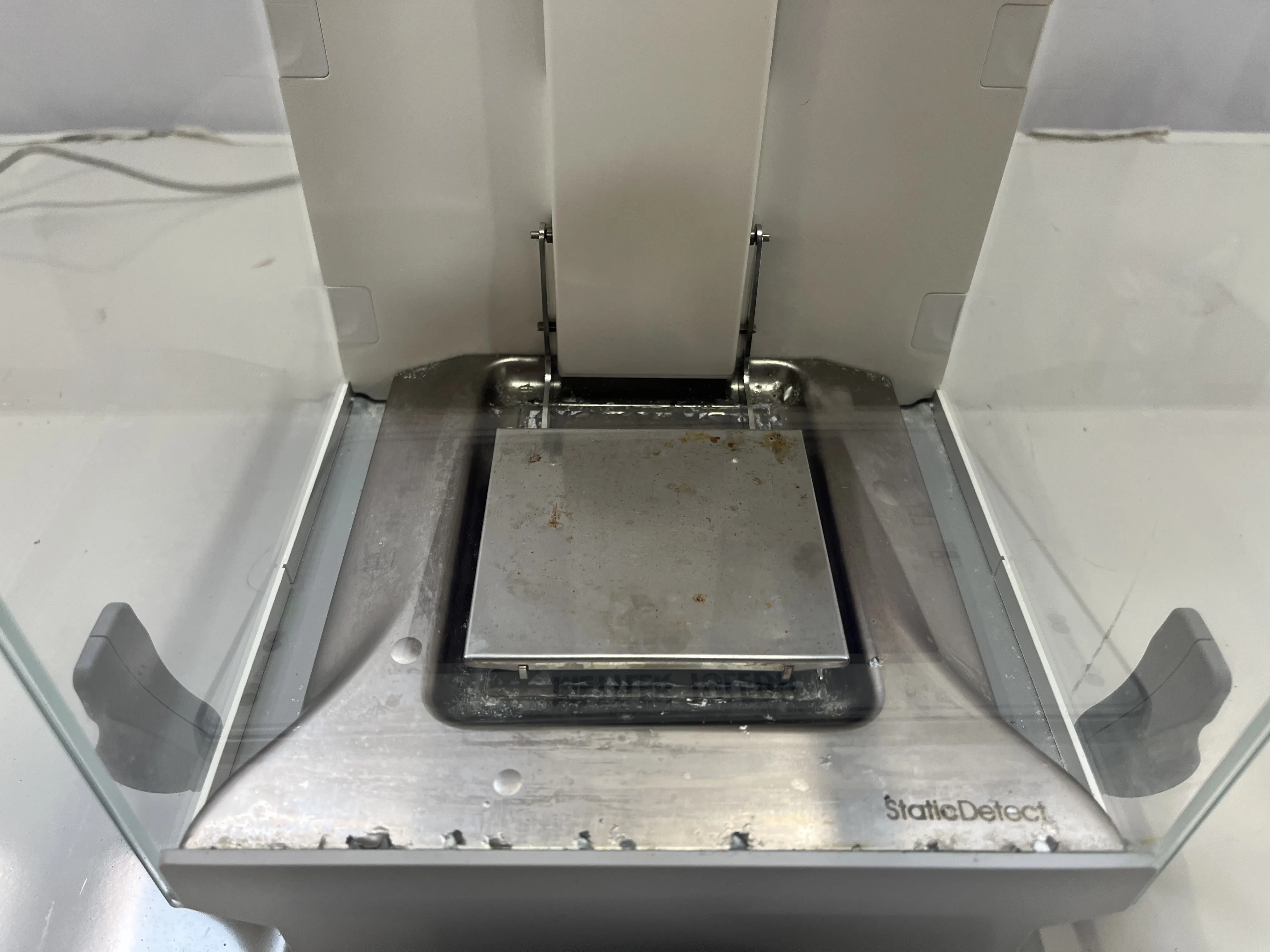 Mettler Toledo Analytical Balance XPE504 - Used Lab Equipment 220g/121g x 0.00001g/0.0001g Internal Calibration 120V