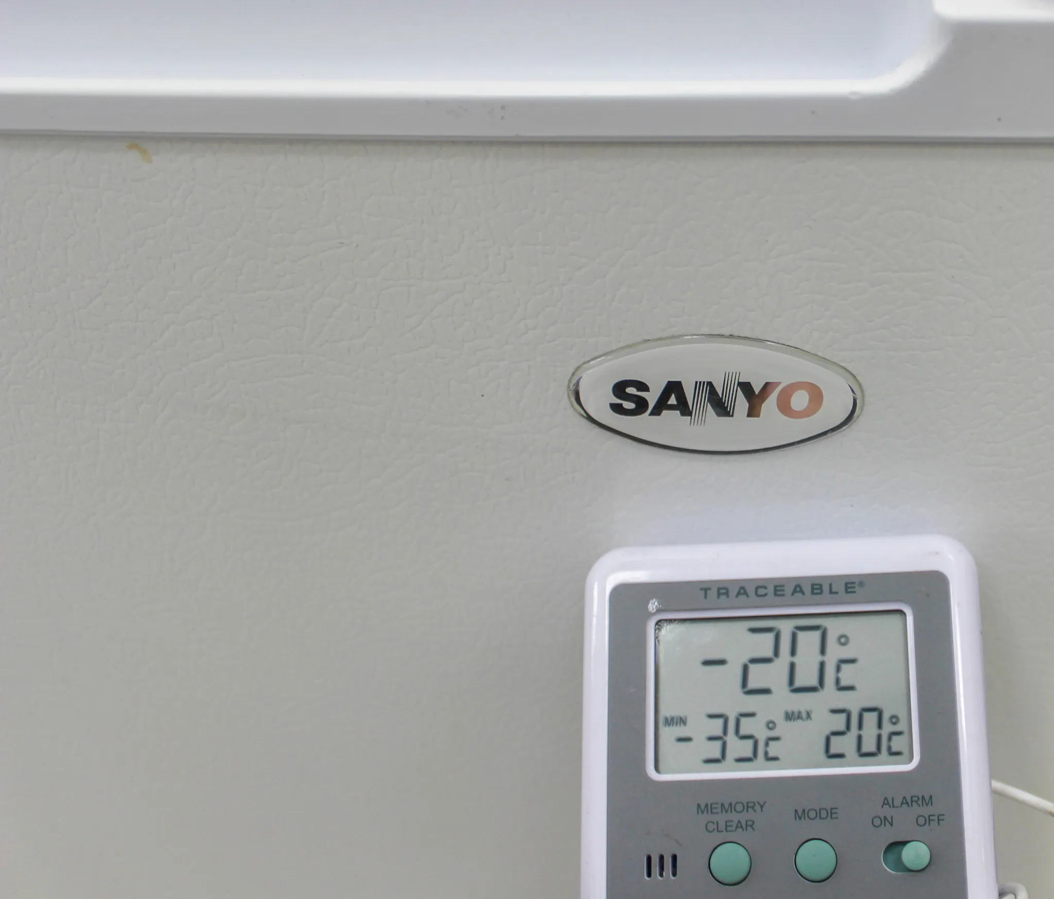 SANYO Under counter Lab Freezer -20C model: HF-5017