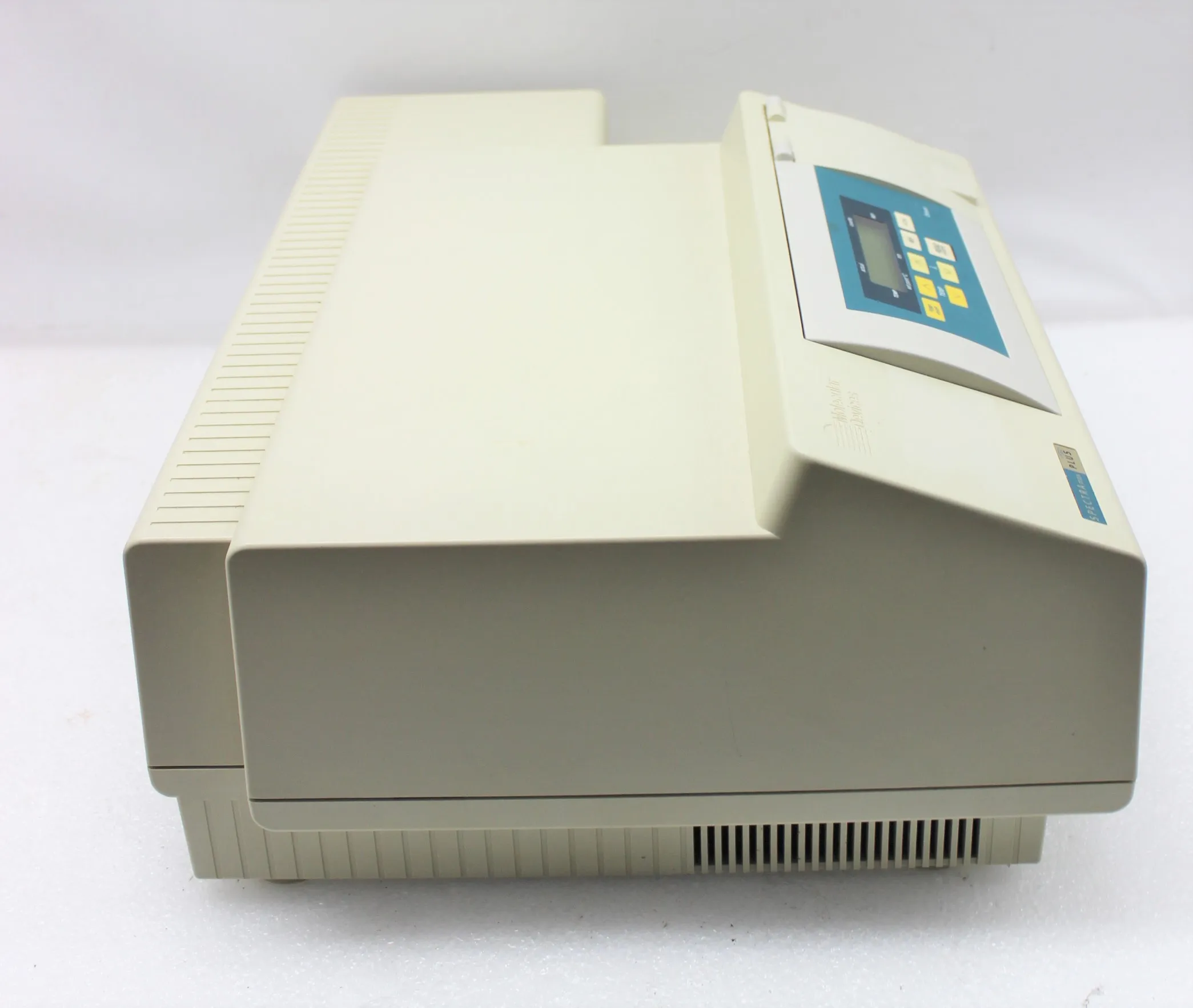 Molecular Devices SpectraMax 384 Plus Microplate Reader Spectrometer