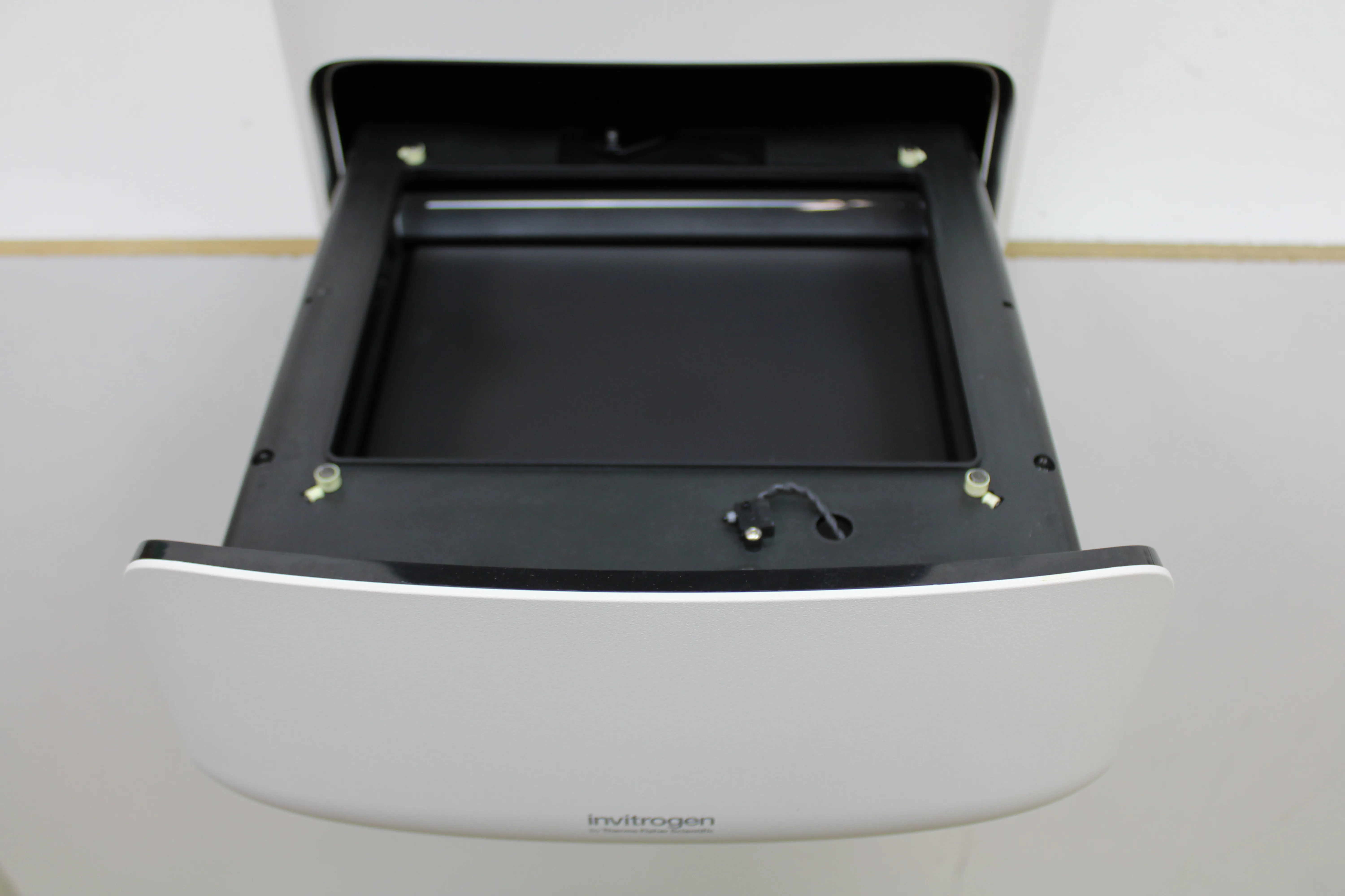 Invitrogen iBright FL1000 Imaging System