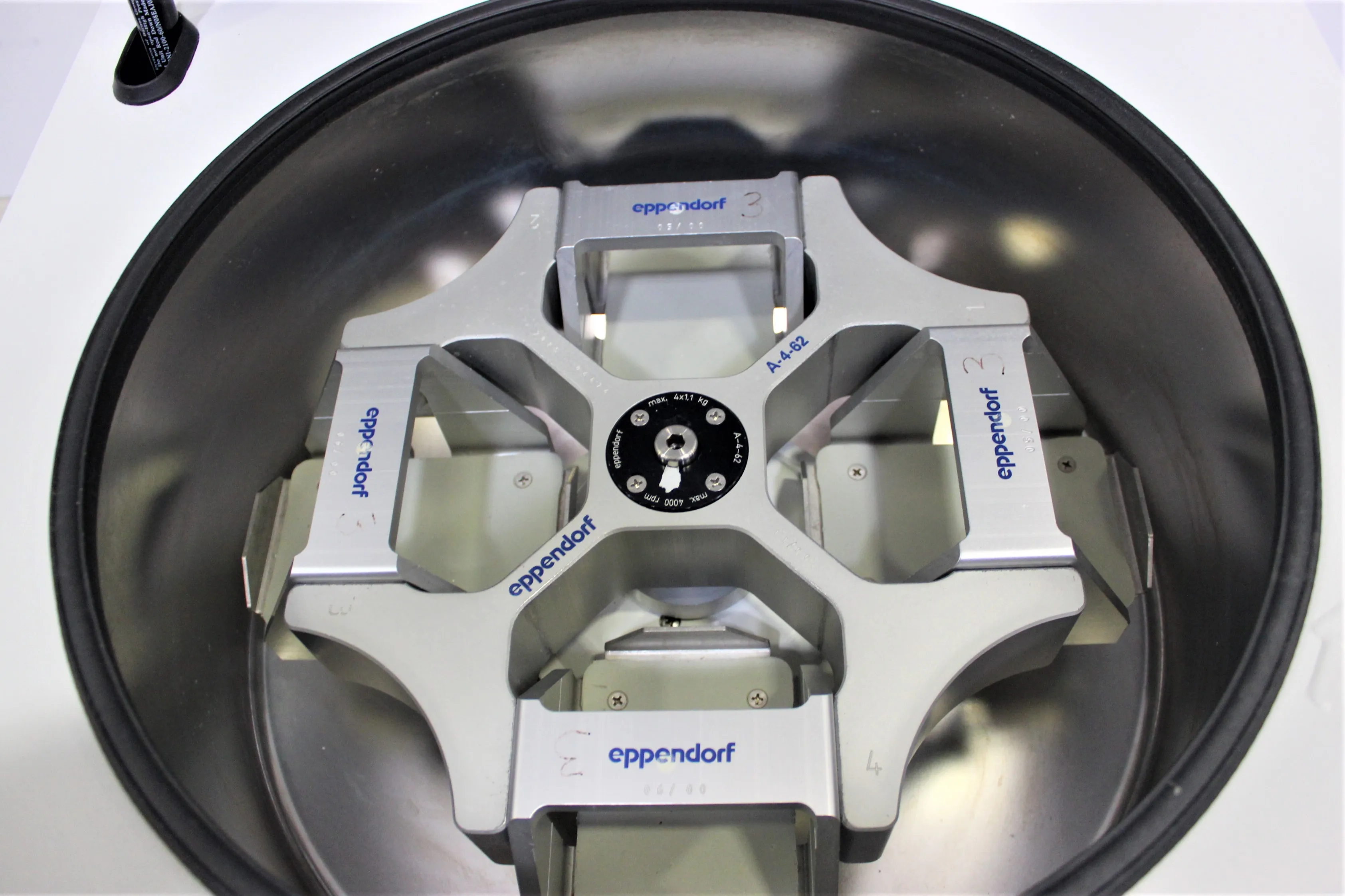 Eppendorf 5810 Benchtop Centrifuge