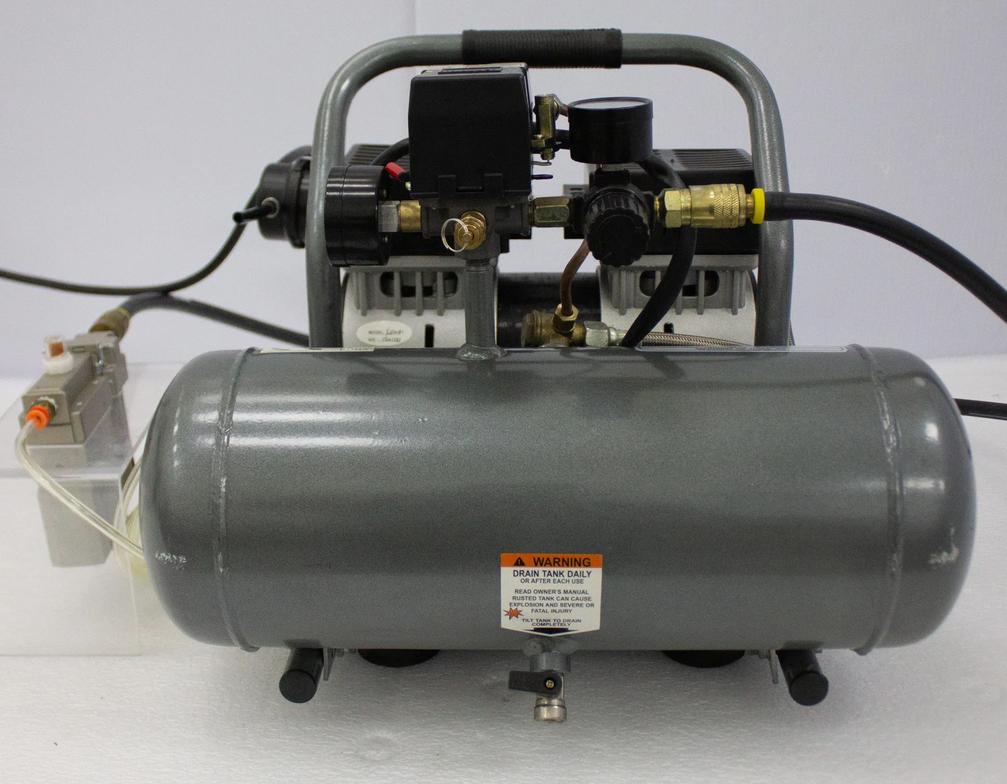 California Air Tools 1610A Oil-Free Air Compressor