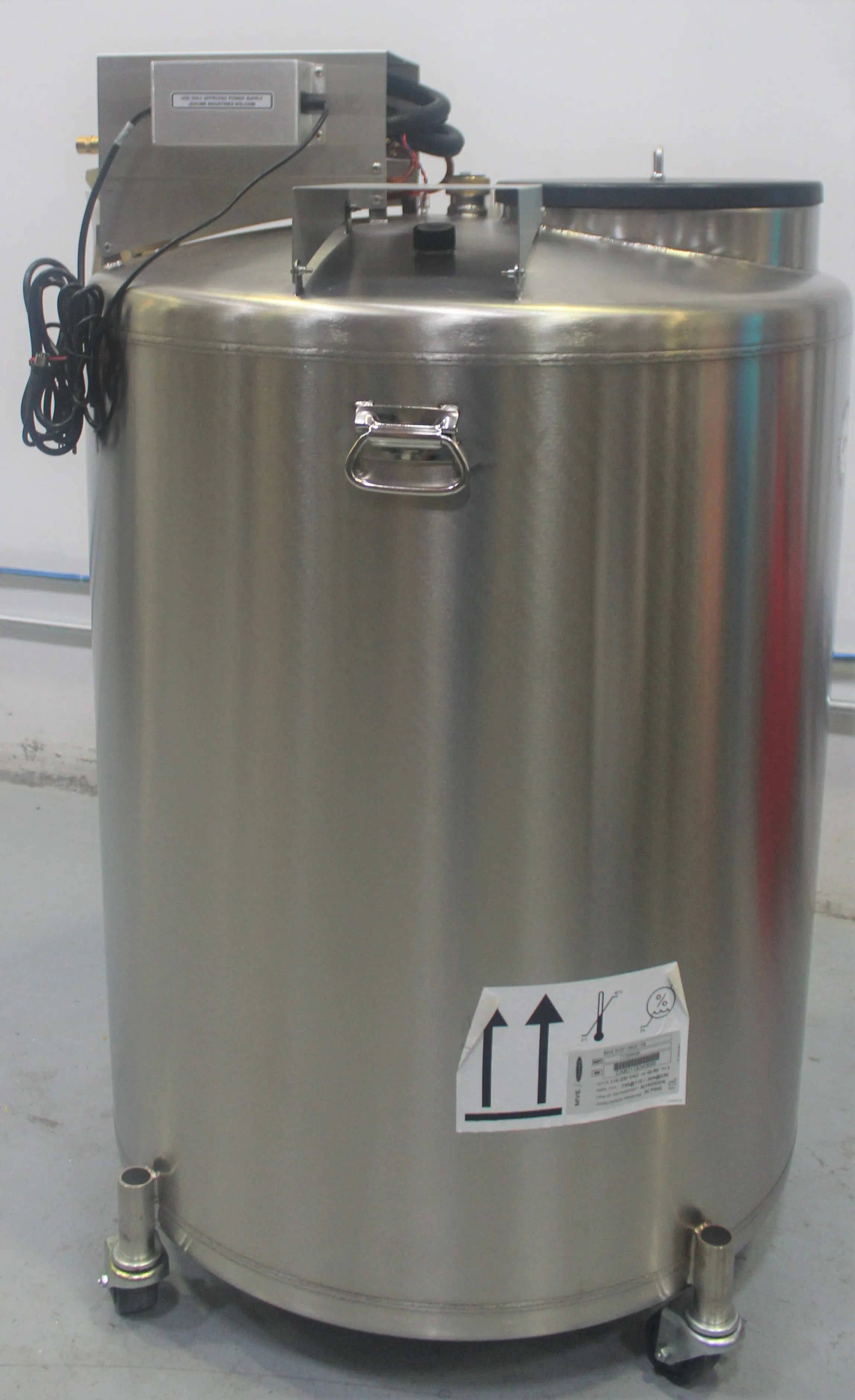 MVE 800 Series -190C Cryogenic Freezer