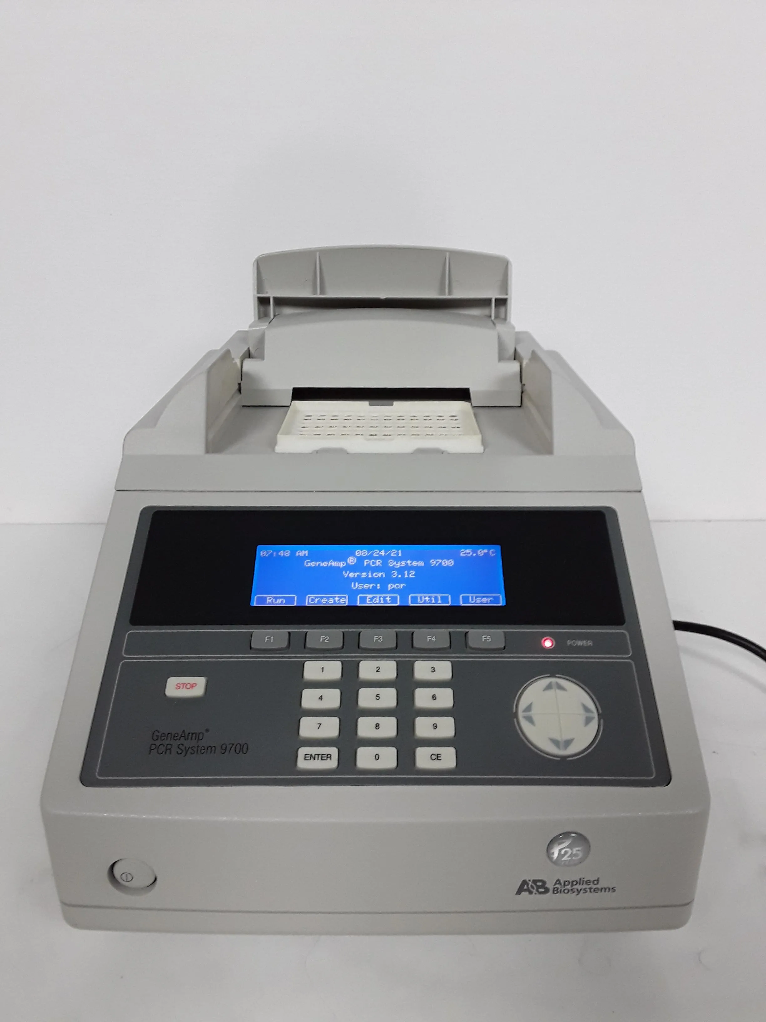 Applied Biosystems GeneAmp 9700 PCR Thermal Cycler