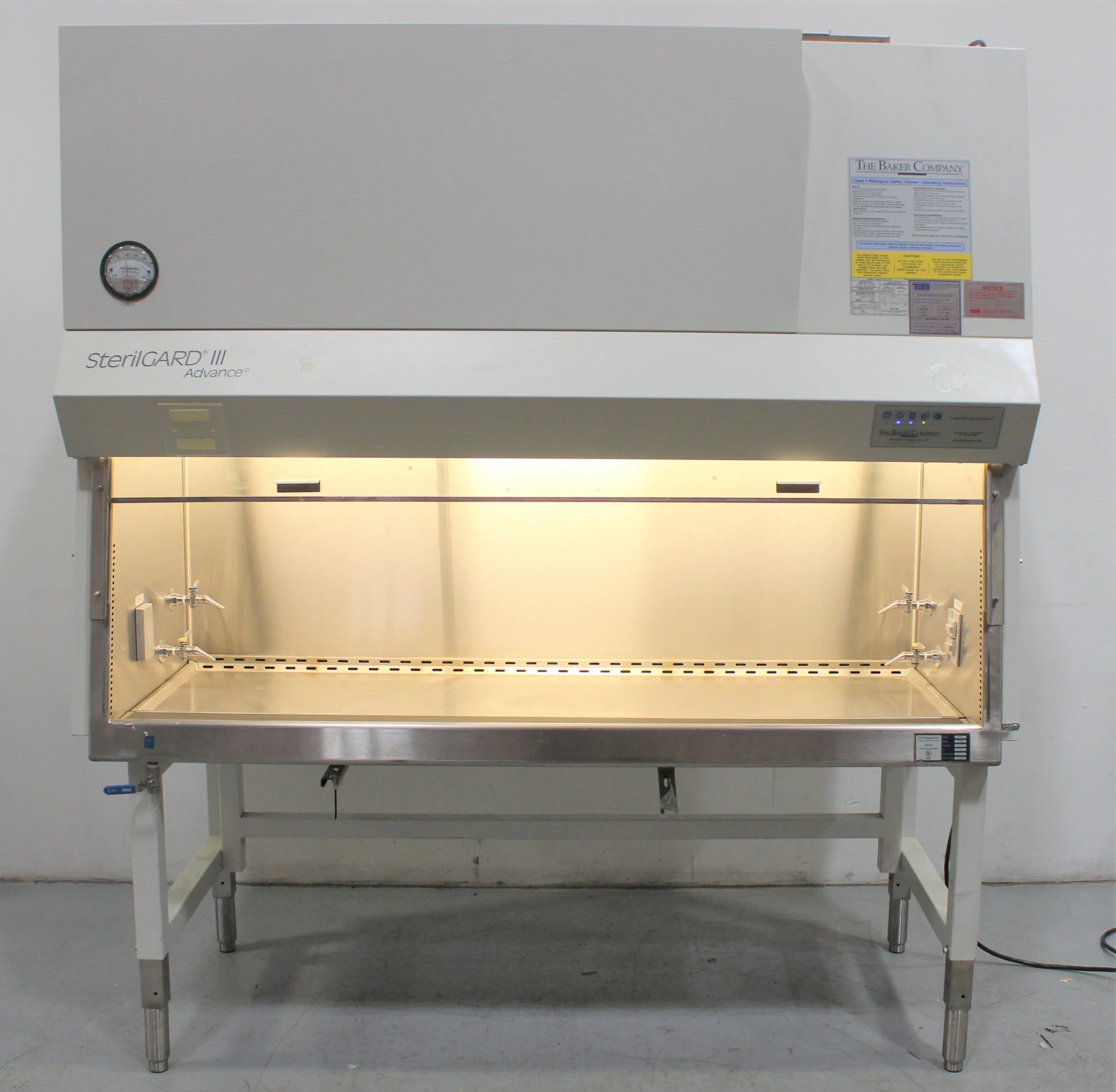 Used Baker SG603 Class II Biosafety Cabinet with Stediflow Airflow Management System