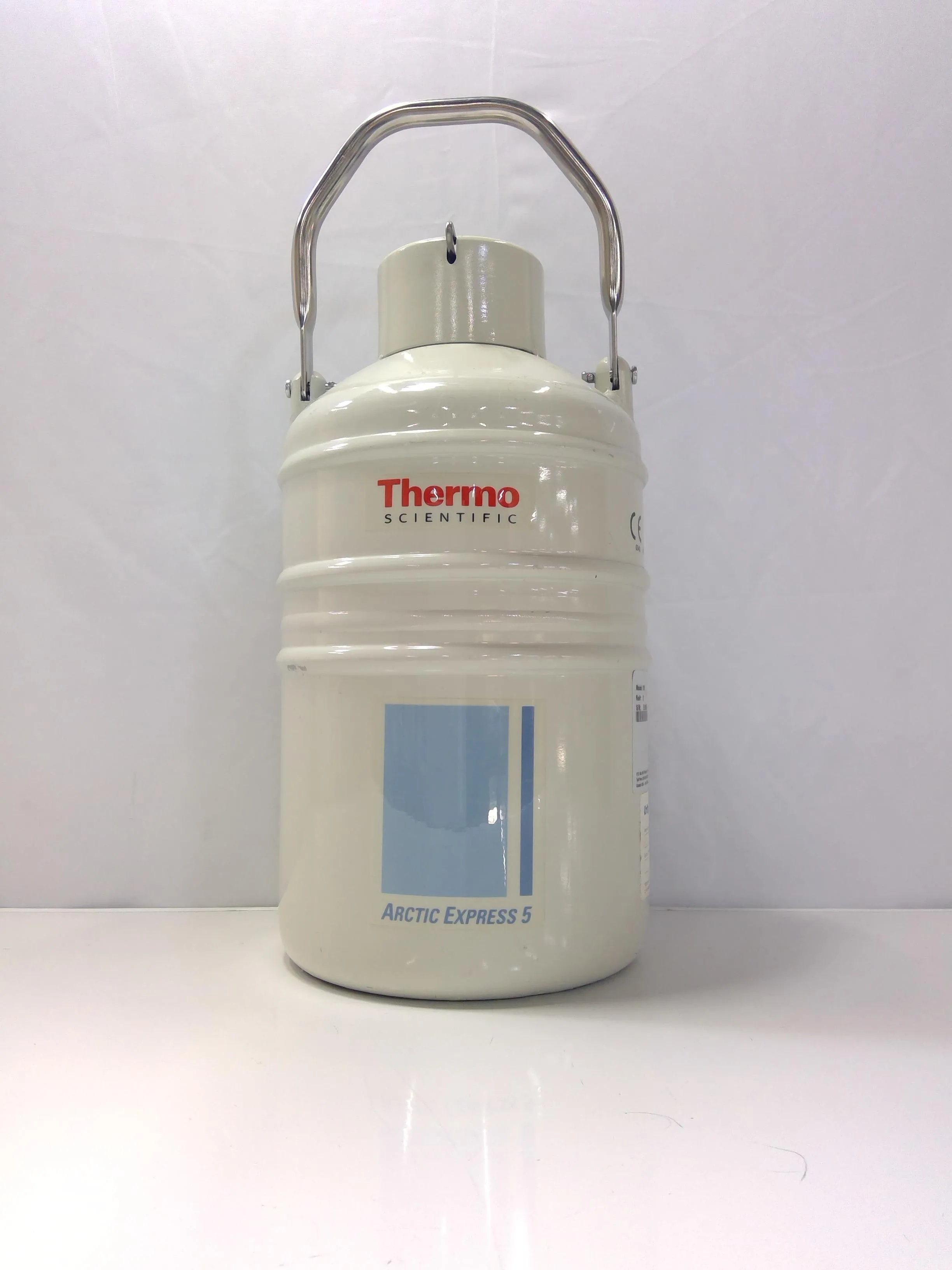 Thermo Scientific 819 Arctic Express Transport Dewar / Cryotank 4.3L