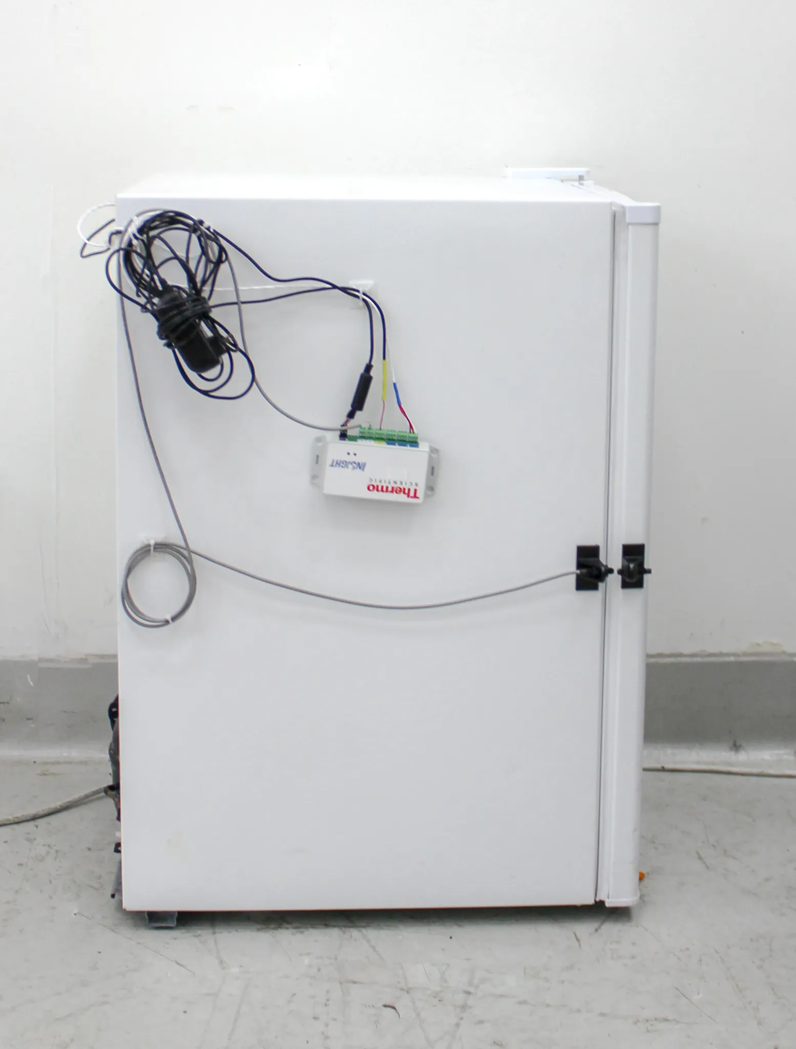 SANYO Under counter Lab Freezer -20C model: HF-5017