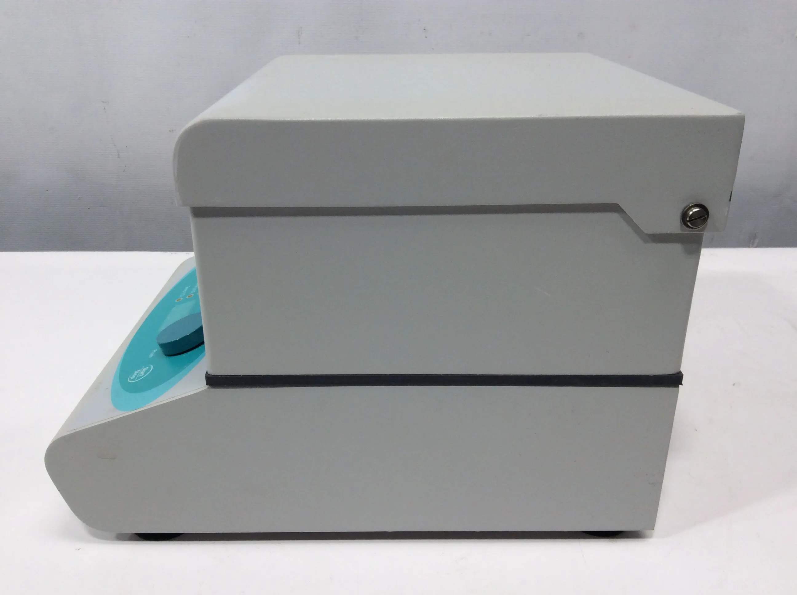 Labnet Vortemp 56 Shaking Incubator for Microplates & Microtubes S2056-A