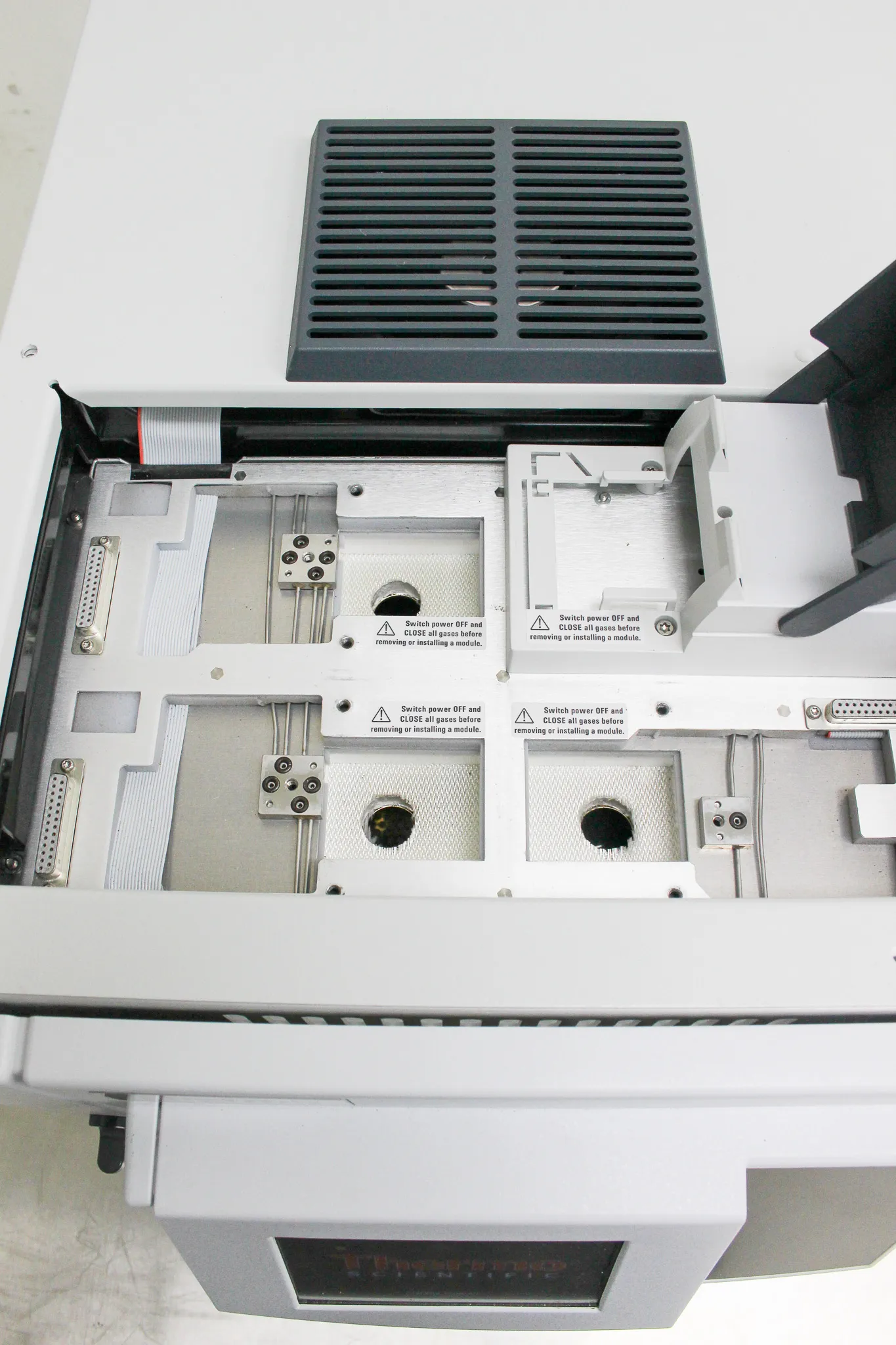 Thermo Scientific Trace 1310 Gas Chromatograph (no electronic module)