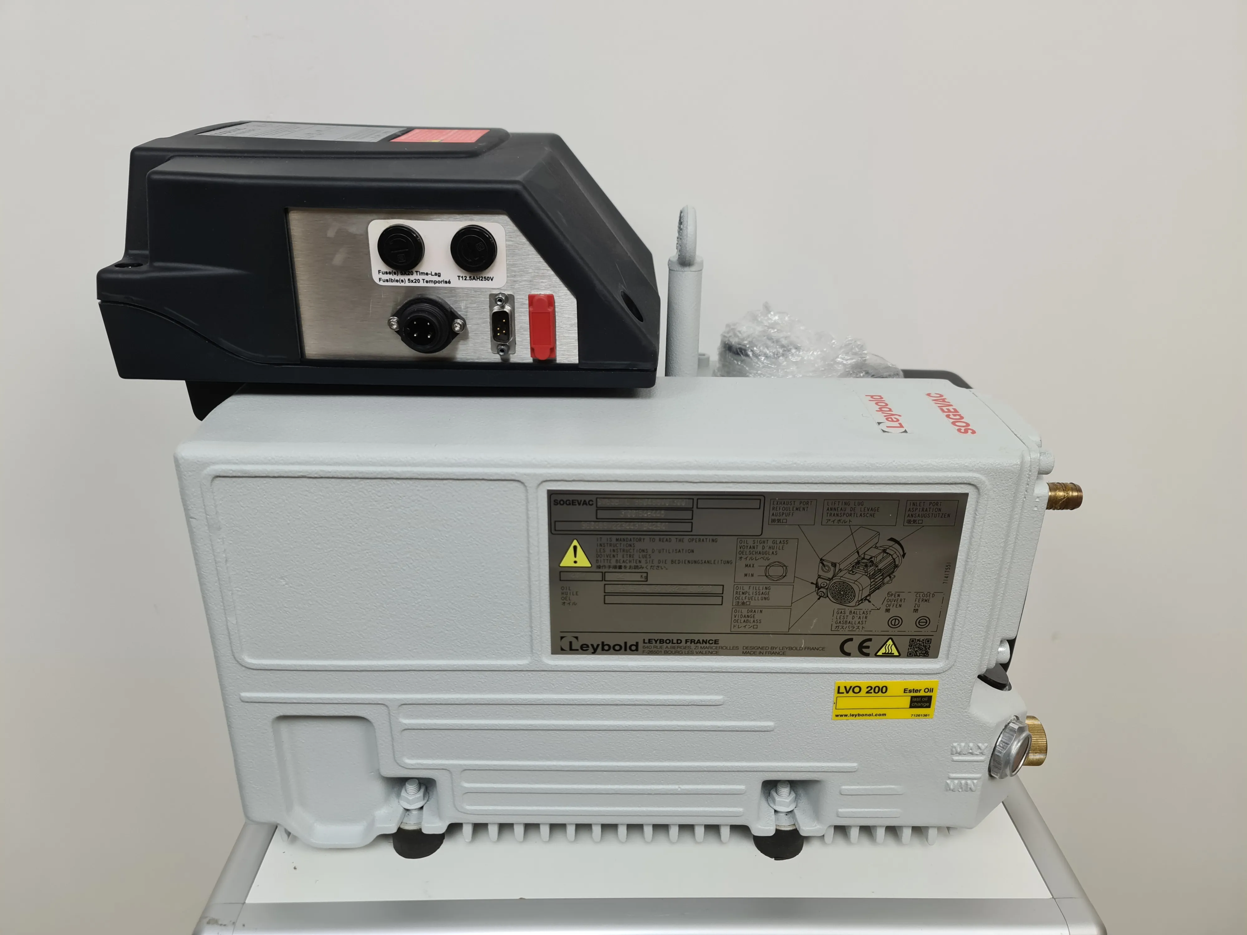 Leybold SOGEVAC SV65 BIFC Vacuum Pump 230V