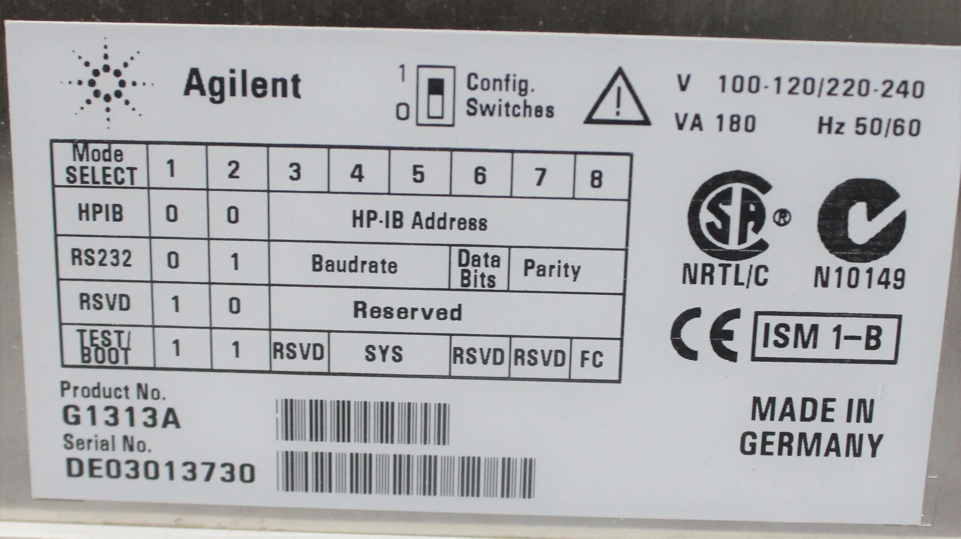 Agilent HPLC 1100 Series Variable Wavelength Detector G1314A with G1379A Degasser