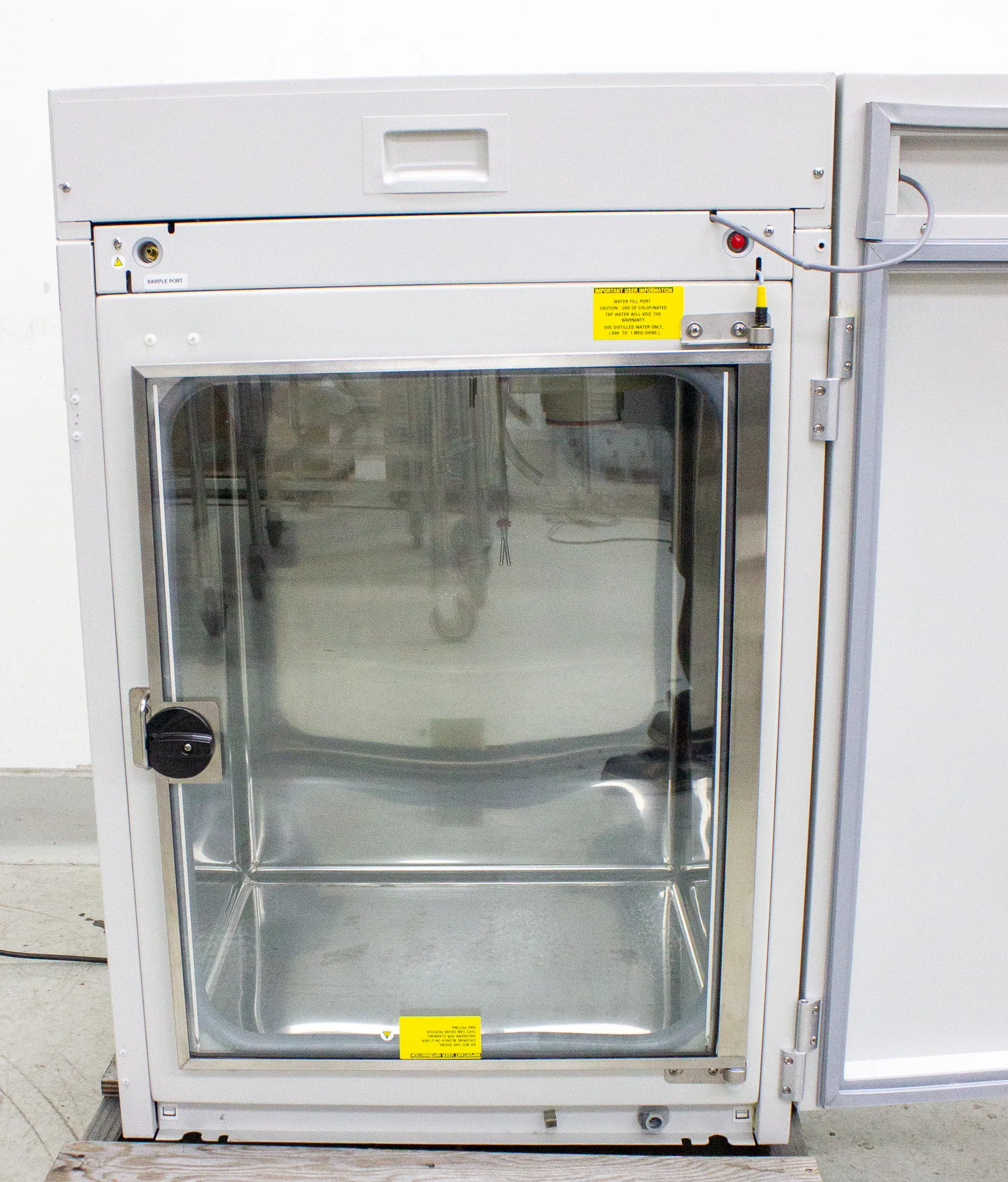 Thermo Forma Series 3 Water Jacketed Co2 Incubator Model 4120 - For parts or fix