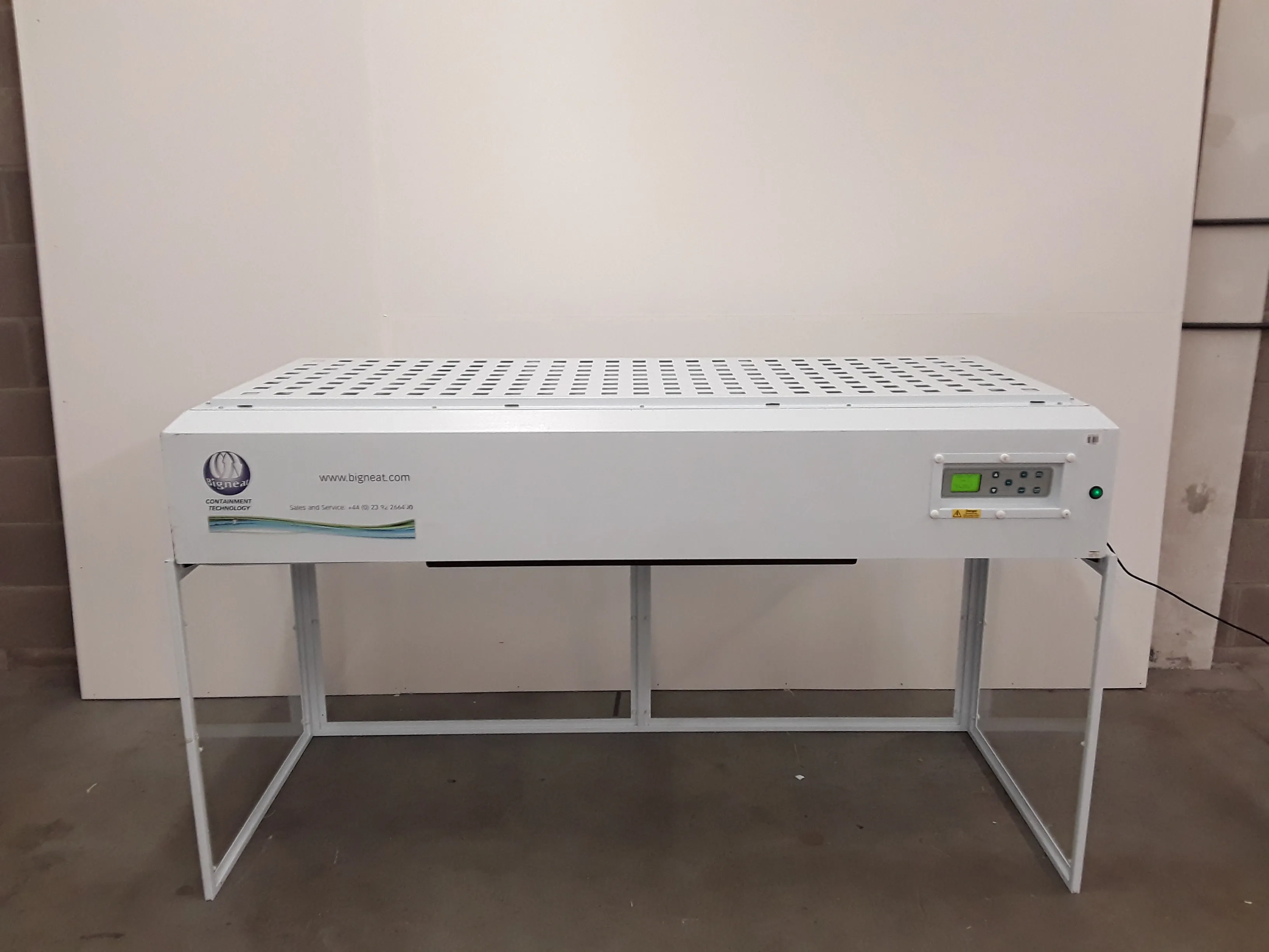 Bigneat VLFP 2.0 Laminar Flow Cabinet Class 2 Used 240V 50Hz UK 30-Day Warranty