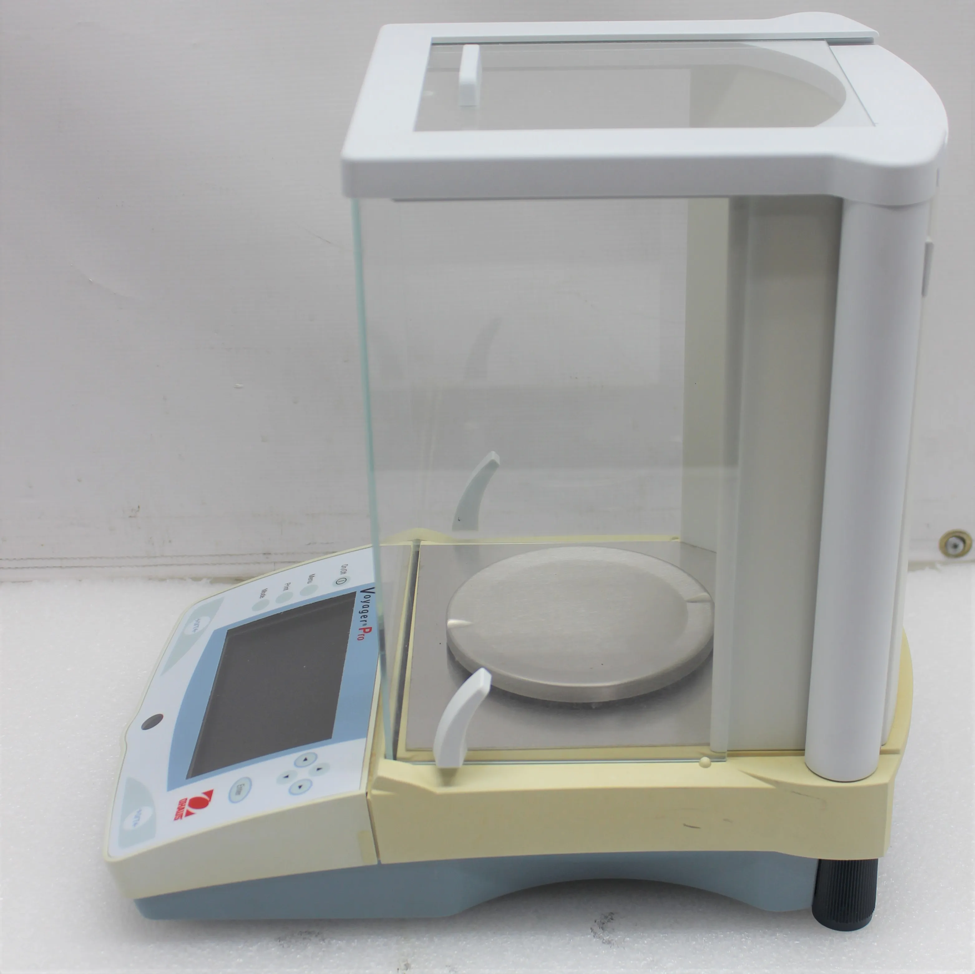 Ohaus Voyager Pro Analytical Balance VP613CN