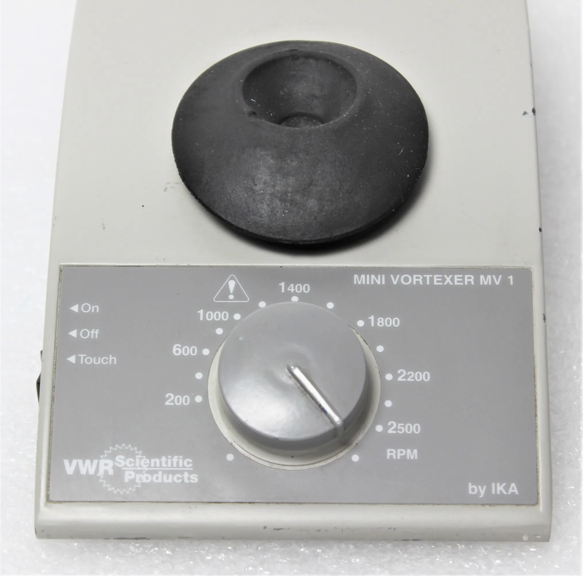 VWR Mini Vortexer MV 1 Laboratory Mixing Equipment