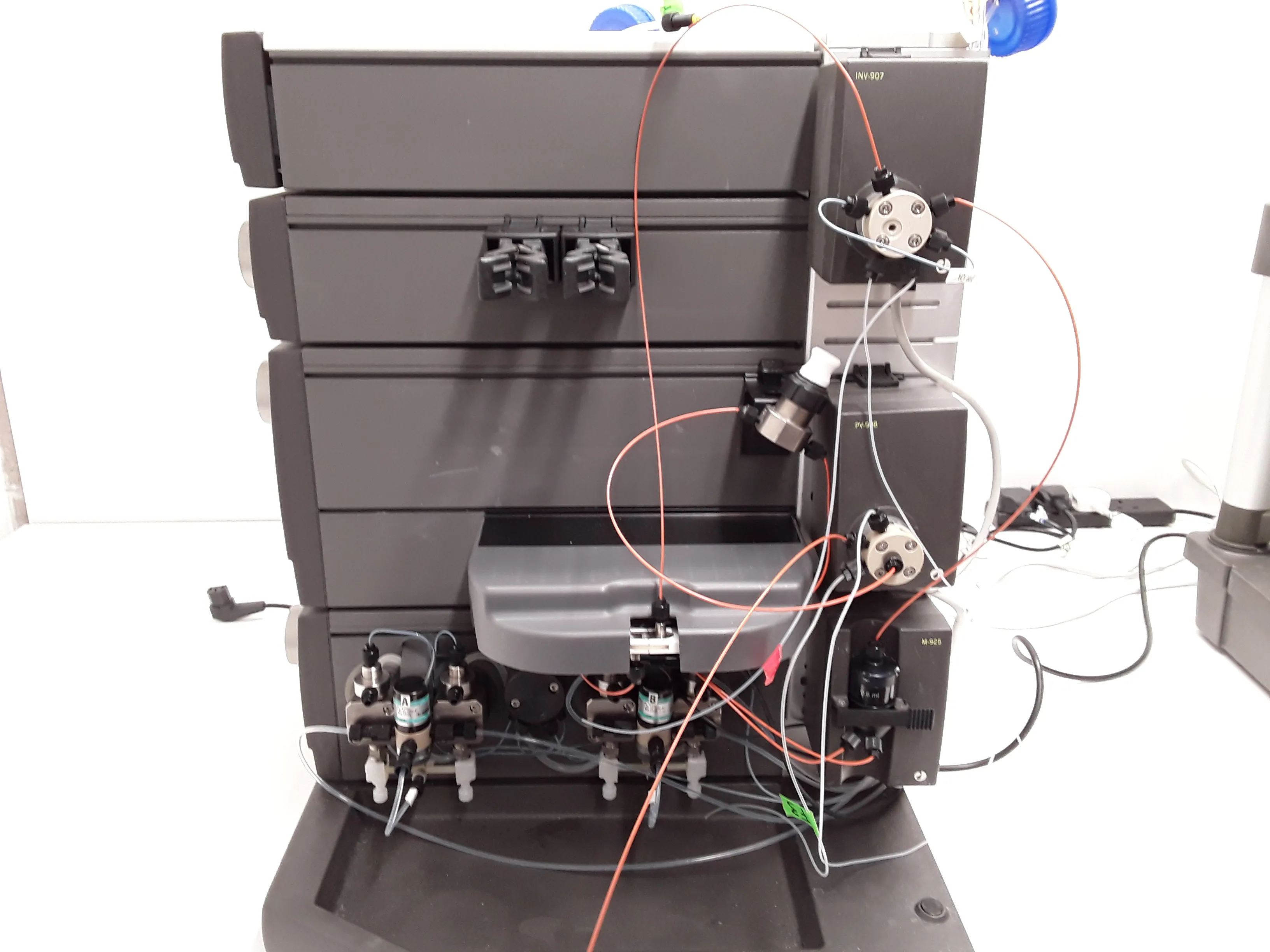 Amersham Biosciences AKTA Purifier FPLC System with P-900 / UV-900 / pH/C / Frac-950 / Computer and Software