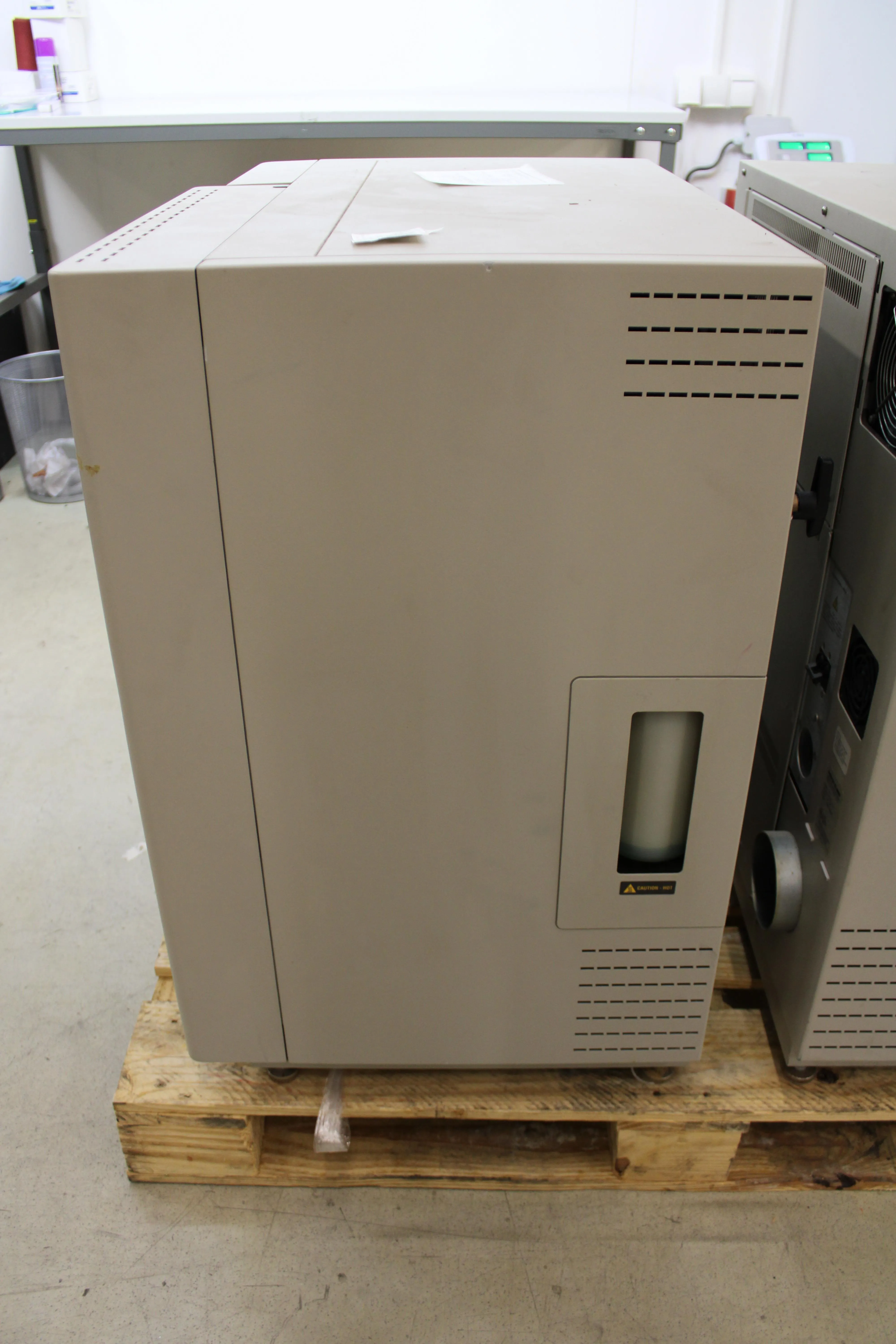 Applied Biosystems 377 DNA Sequencer