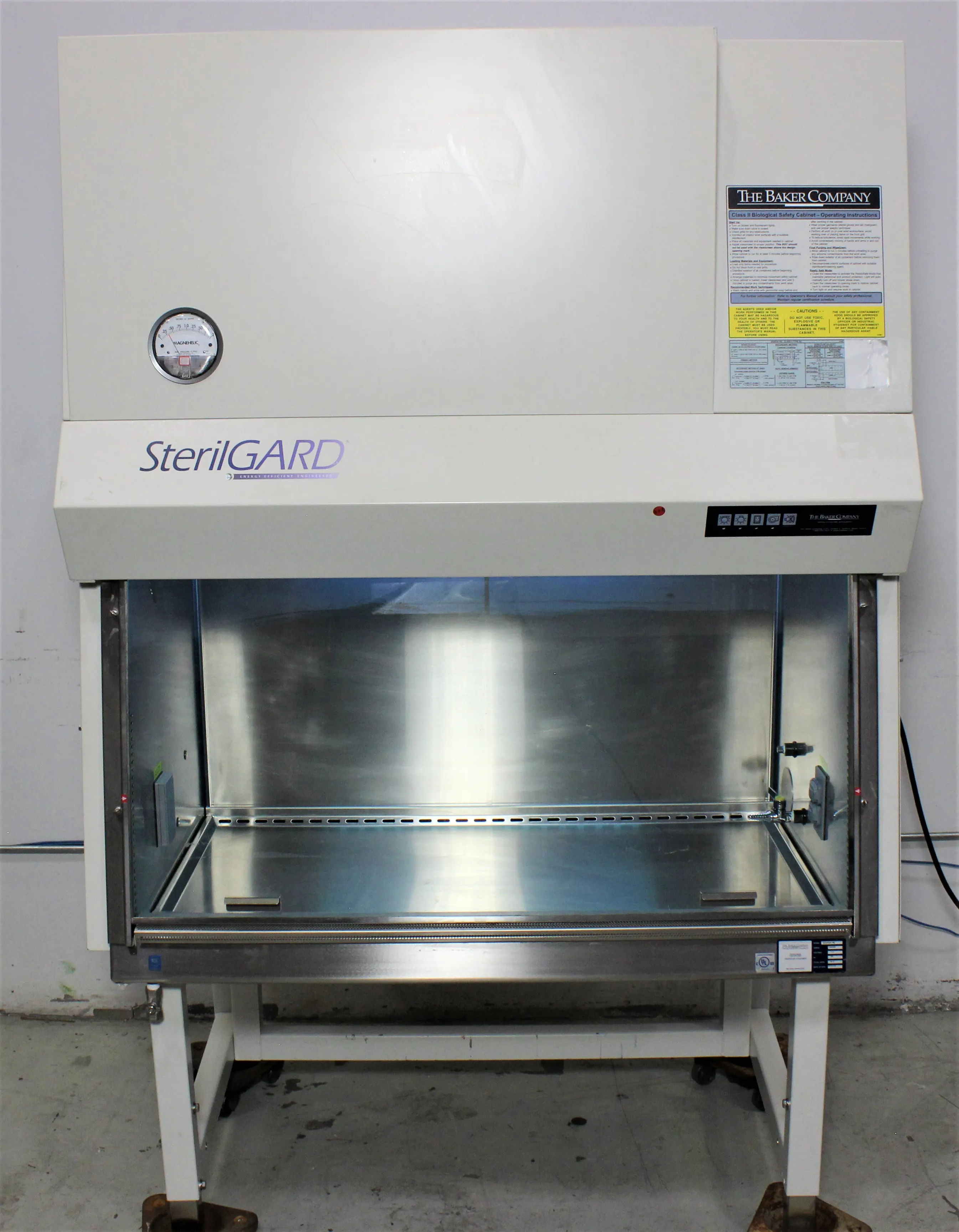 Baker SterilGARD III Advance SG403A-HE Biosafety Cabinet