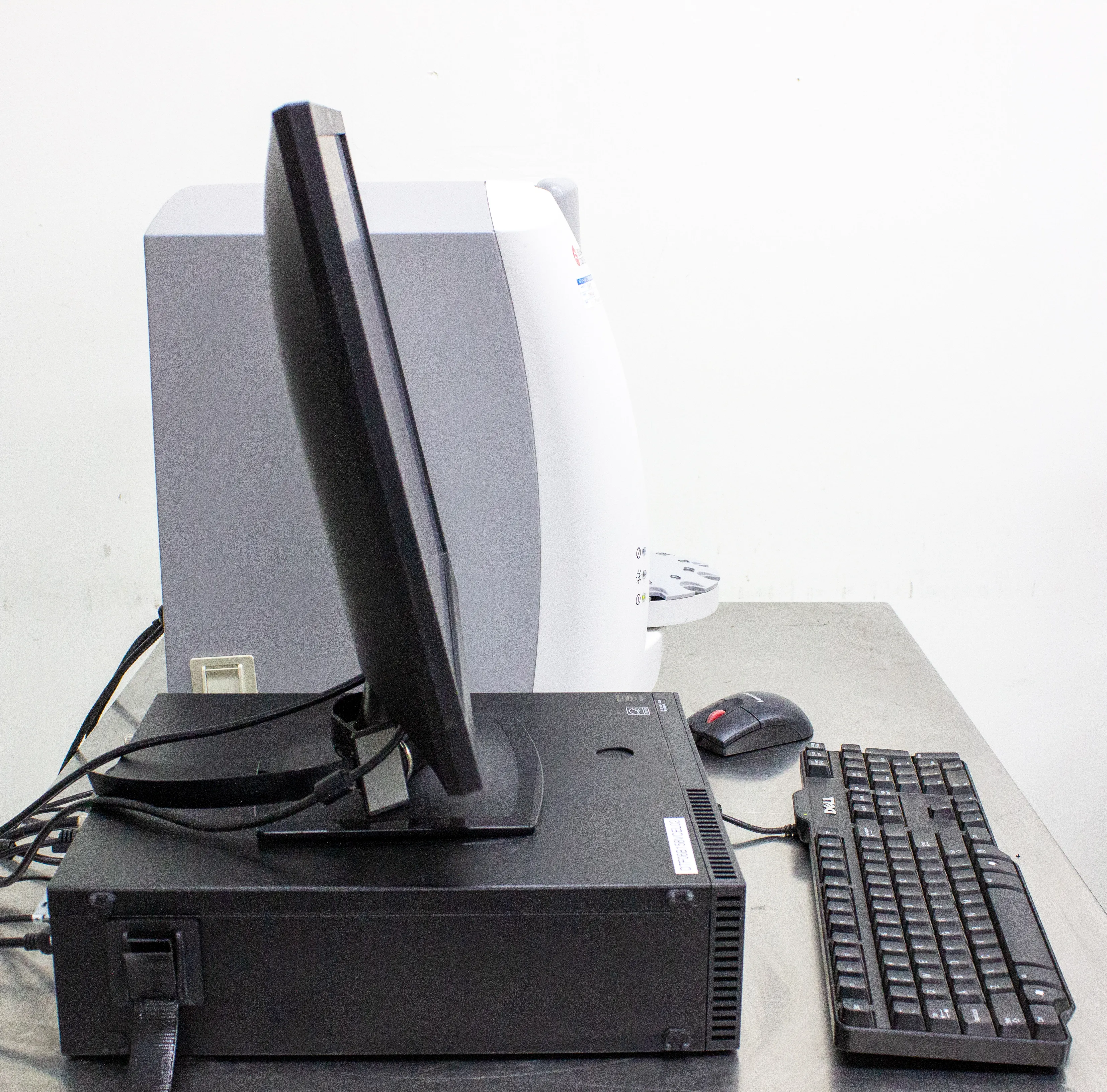 Beckman Coulter VI Cell XR Cell Viability Analyzer with Lenovo Computer Workstation