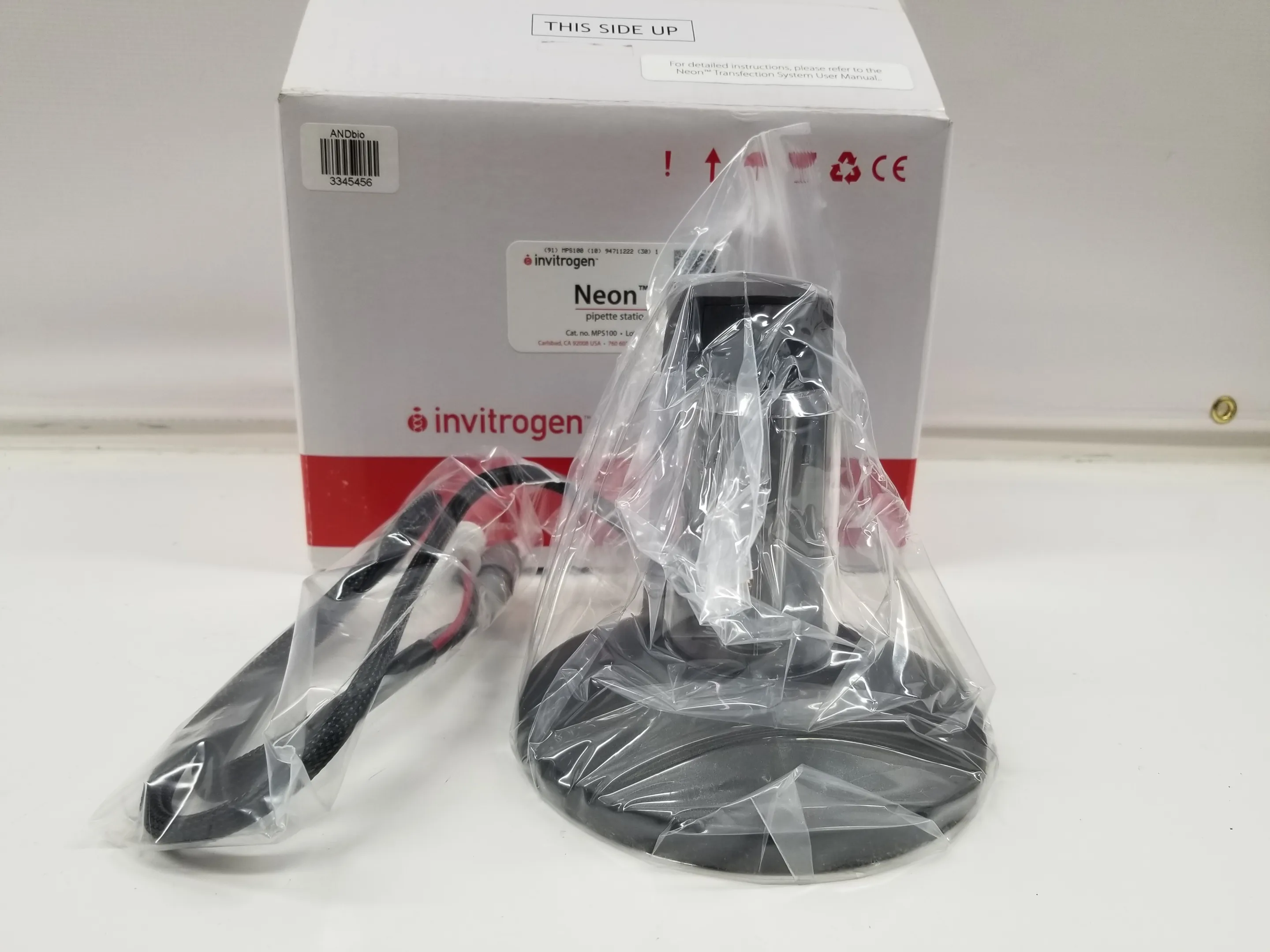 Invitrogen MPS100 Pipette Holder