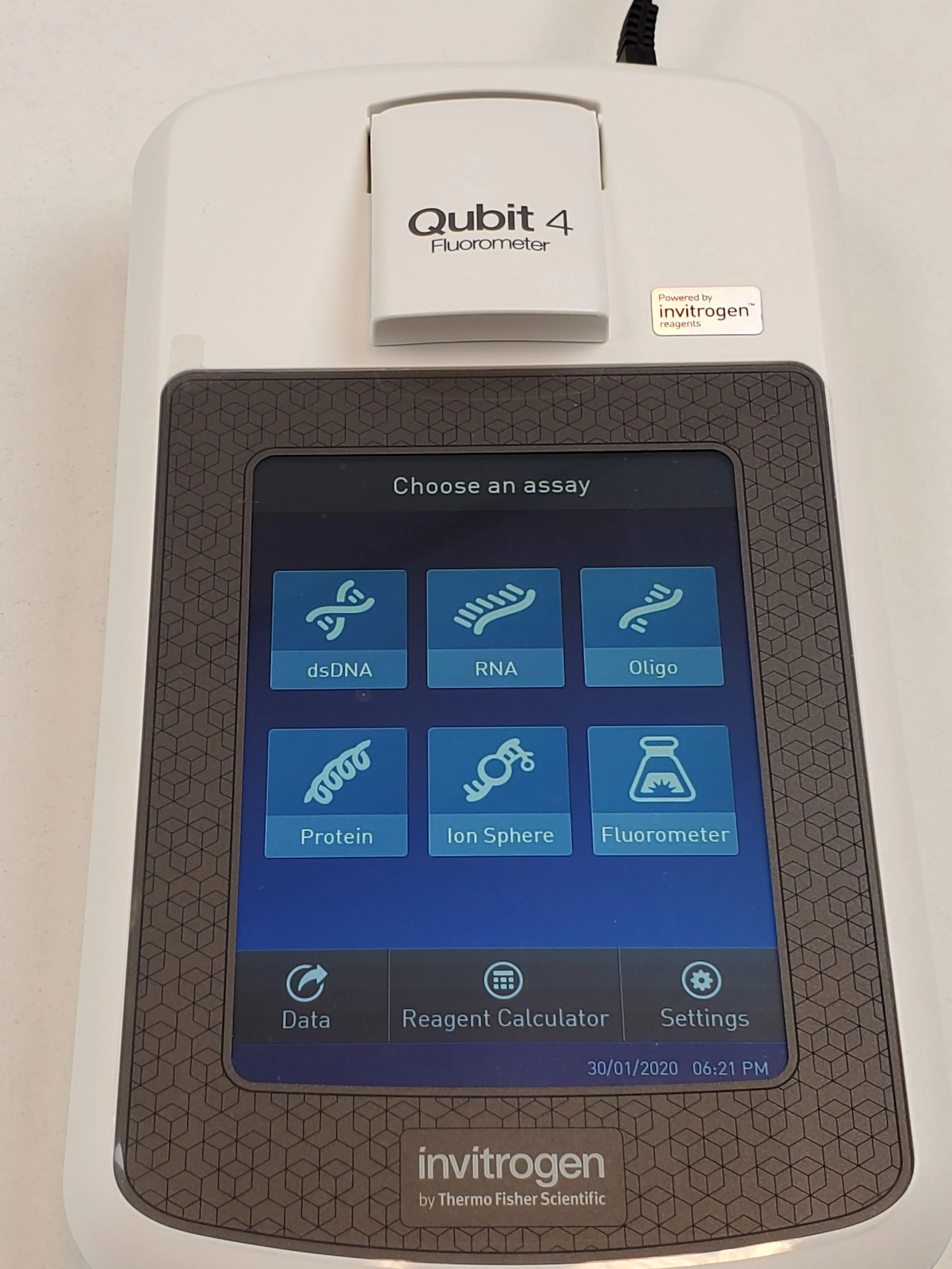 Invitrogen Qubit 4 Fluorometer DNA Synthesizer