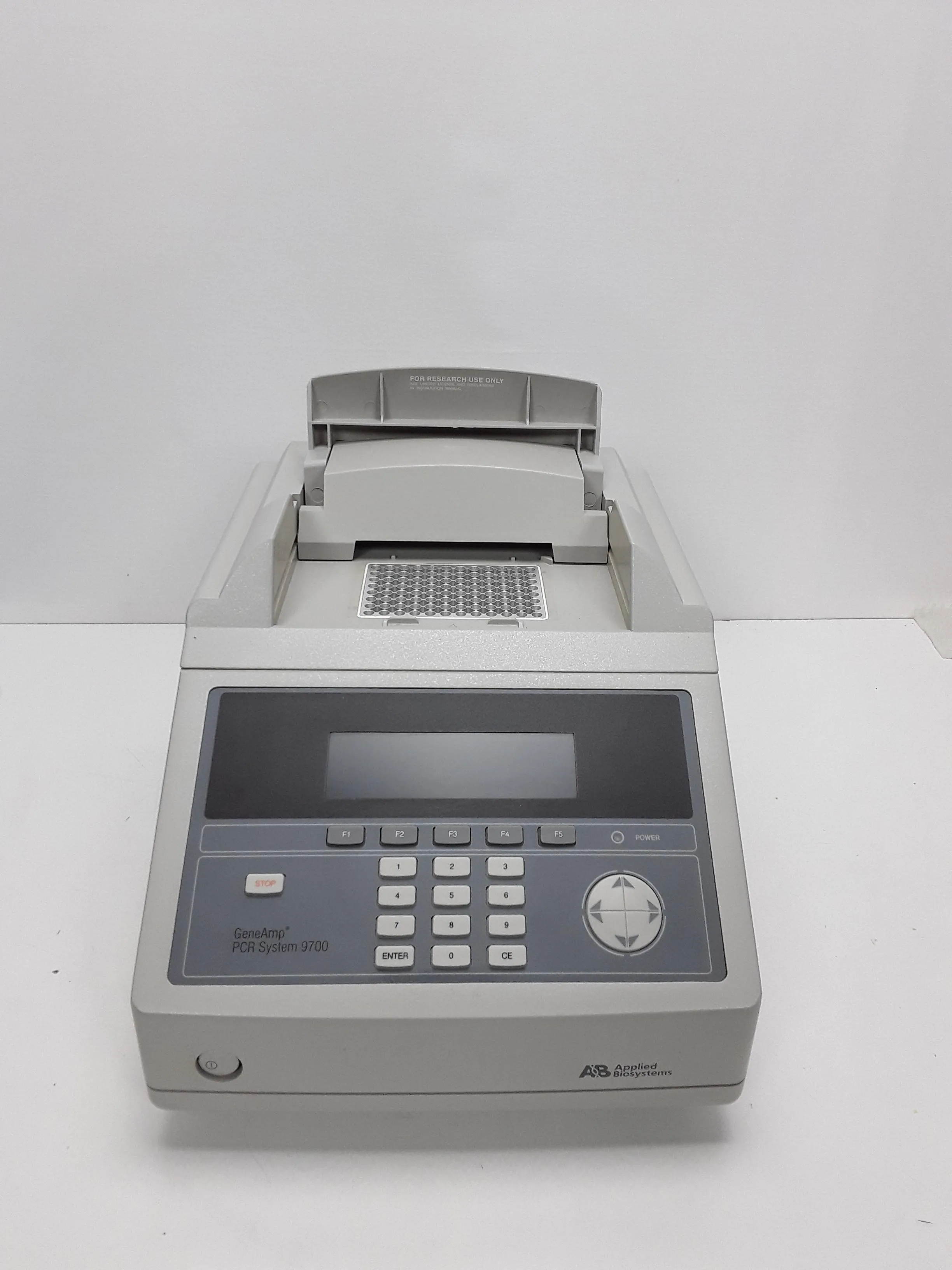 Applied Biosystems GeneAmp PCR System 9700 + 96 Well Interchangeable Block