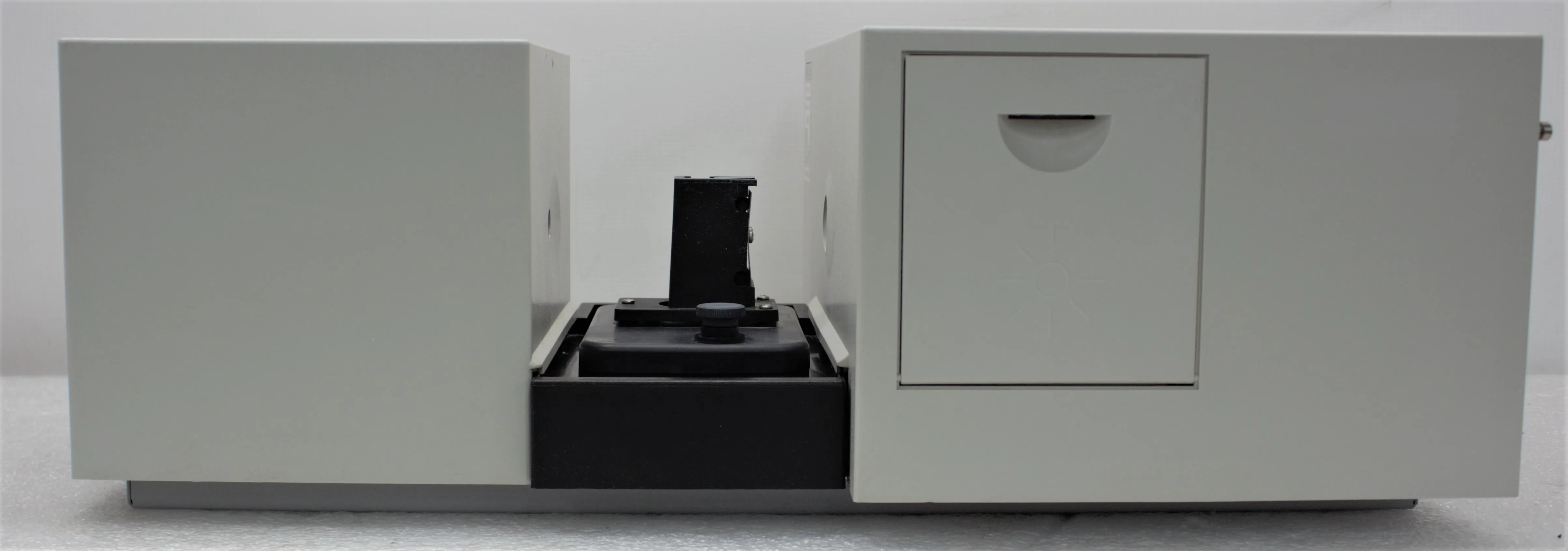 Agilent 8453 UV-Visible Spectrophotometer, Very Good Condition, 30-Day Warranty