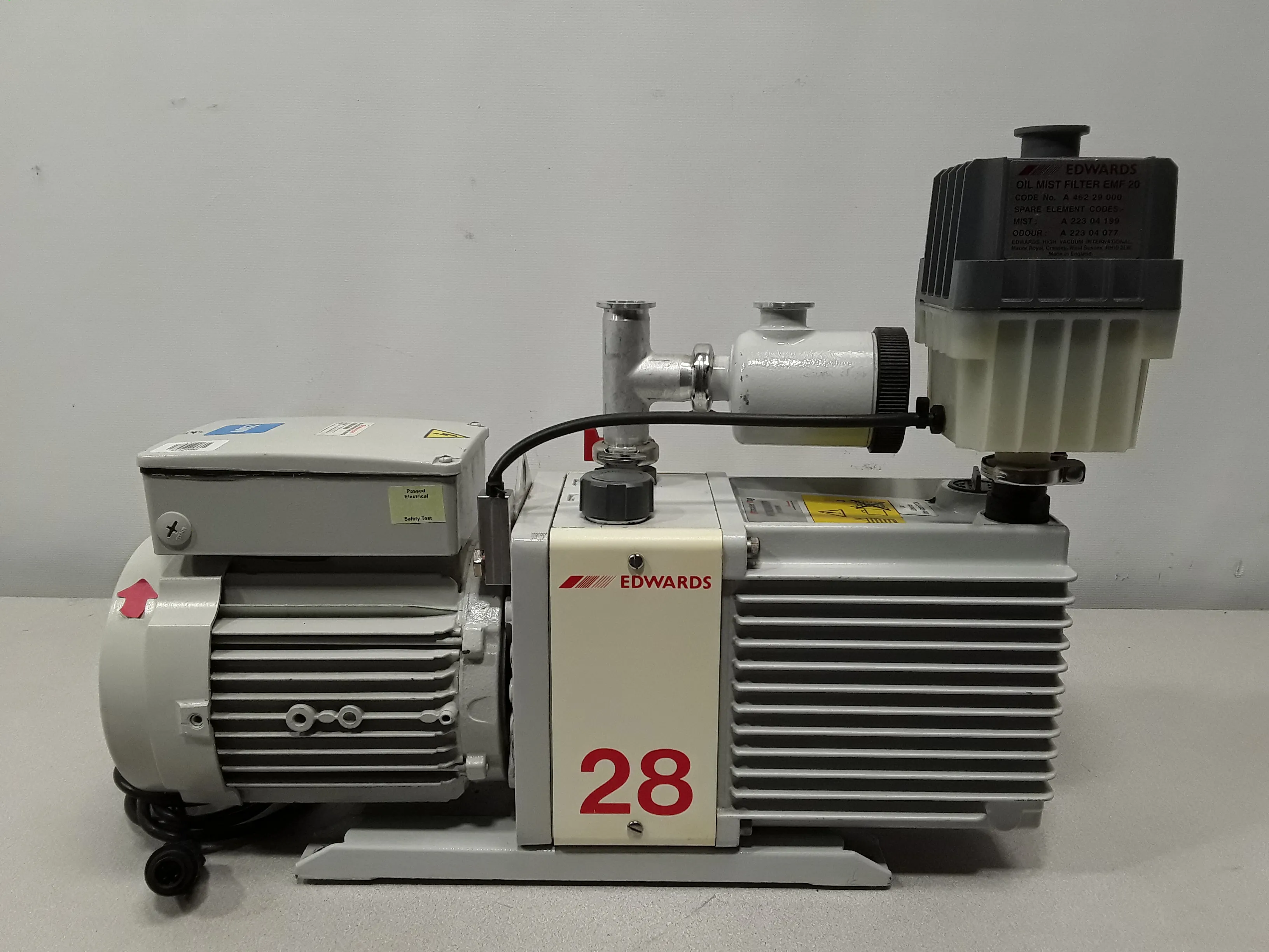 Edwards E2M28 Vacuum Pump - 220V 50Hz/60Hz