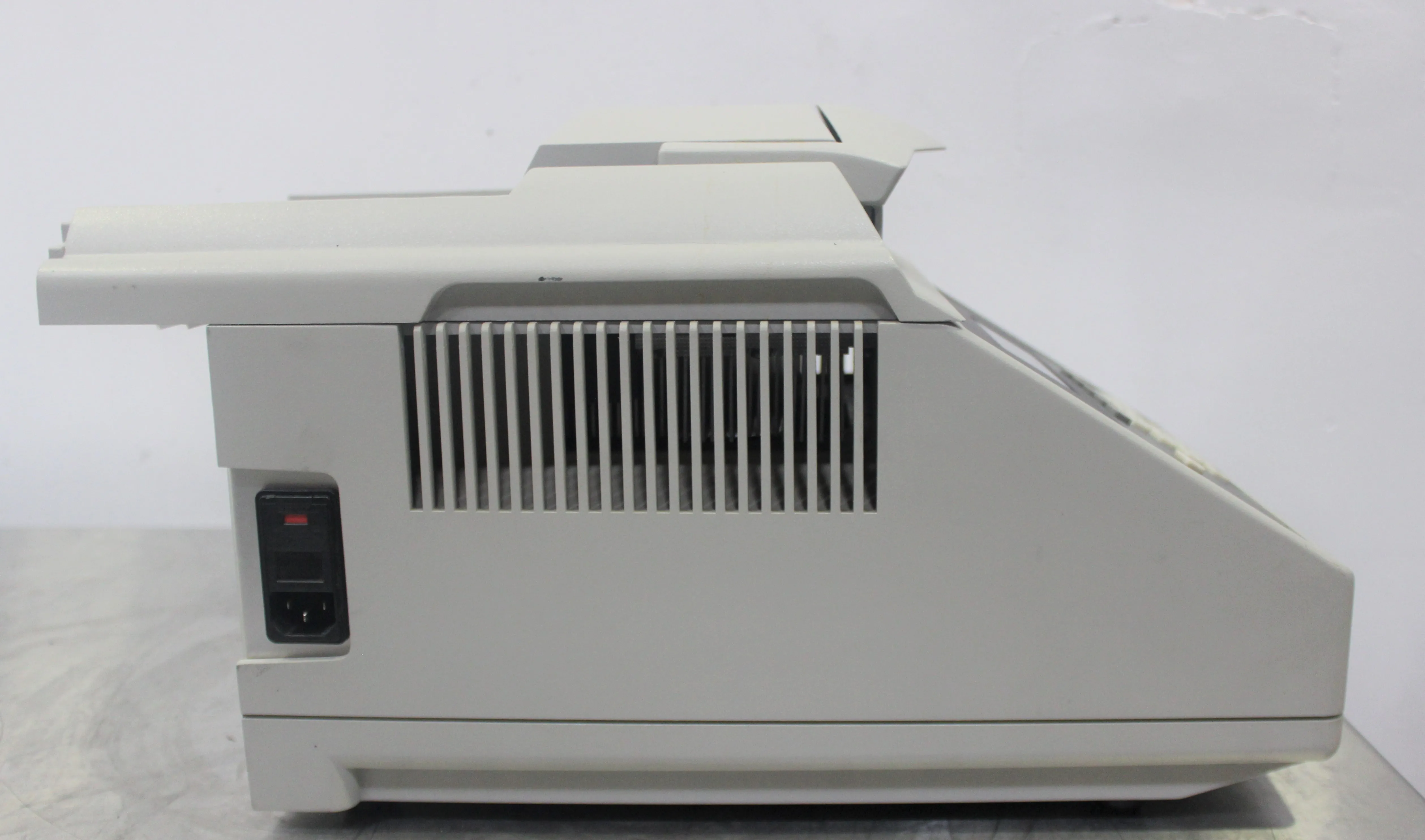 Used Applied Biosystems 9700 PCR Thermal Cycler N8050200R 120V/220V 50Hz/60Hz