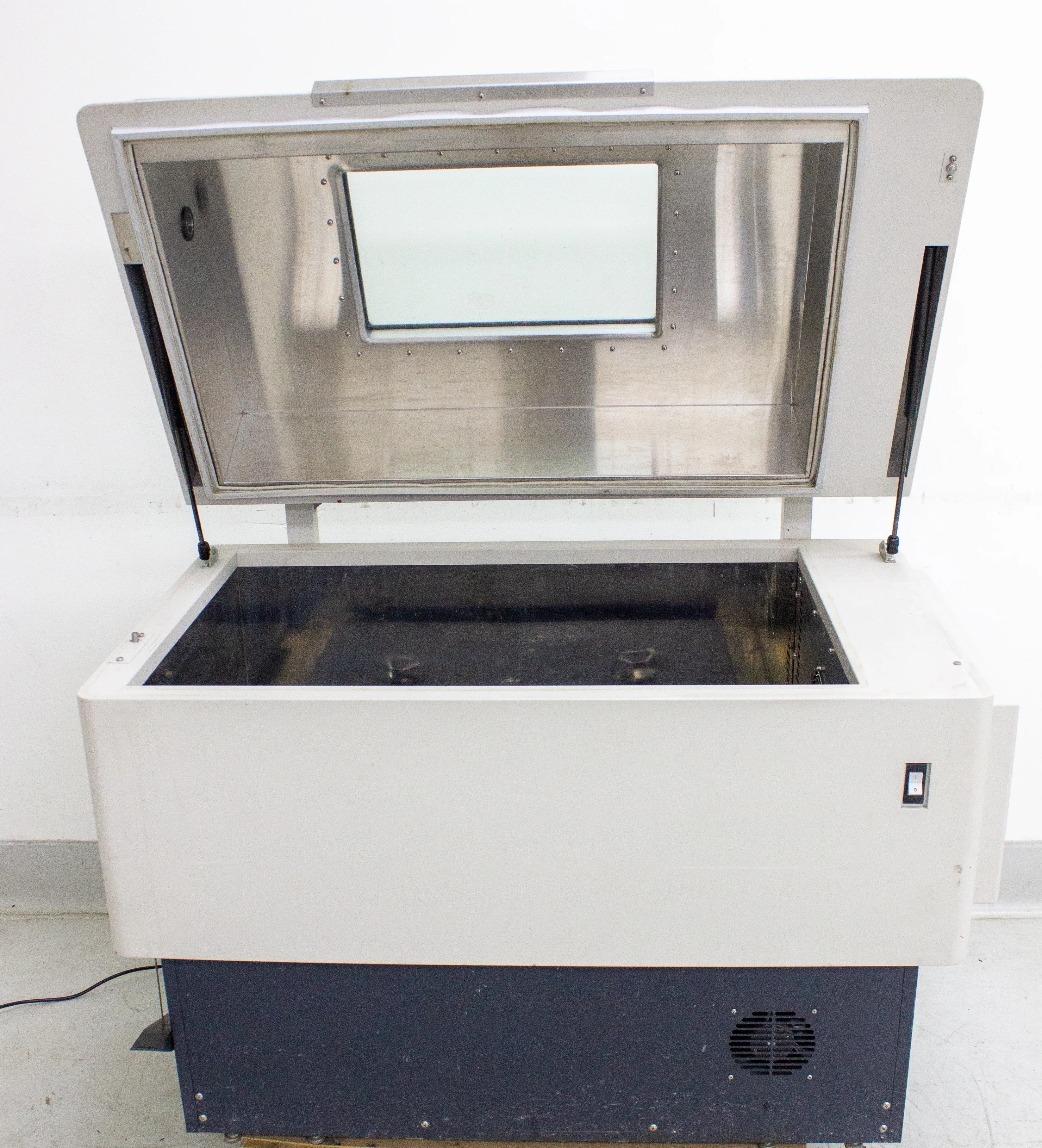 New Brunswick Innova 4330 Refrigerated Incubator Shaker, Used