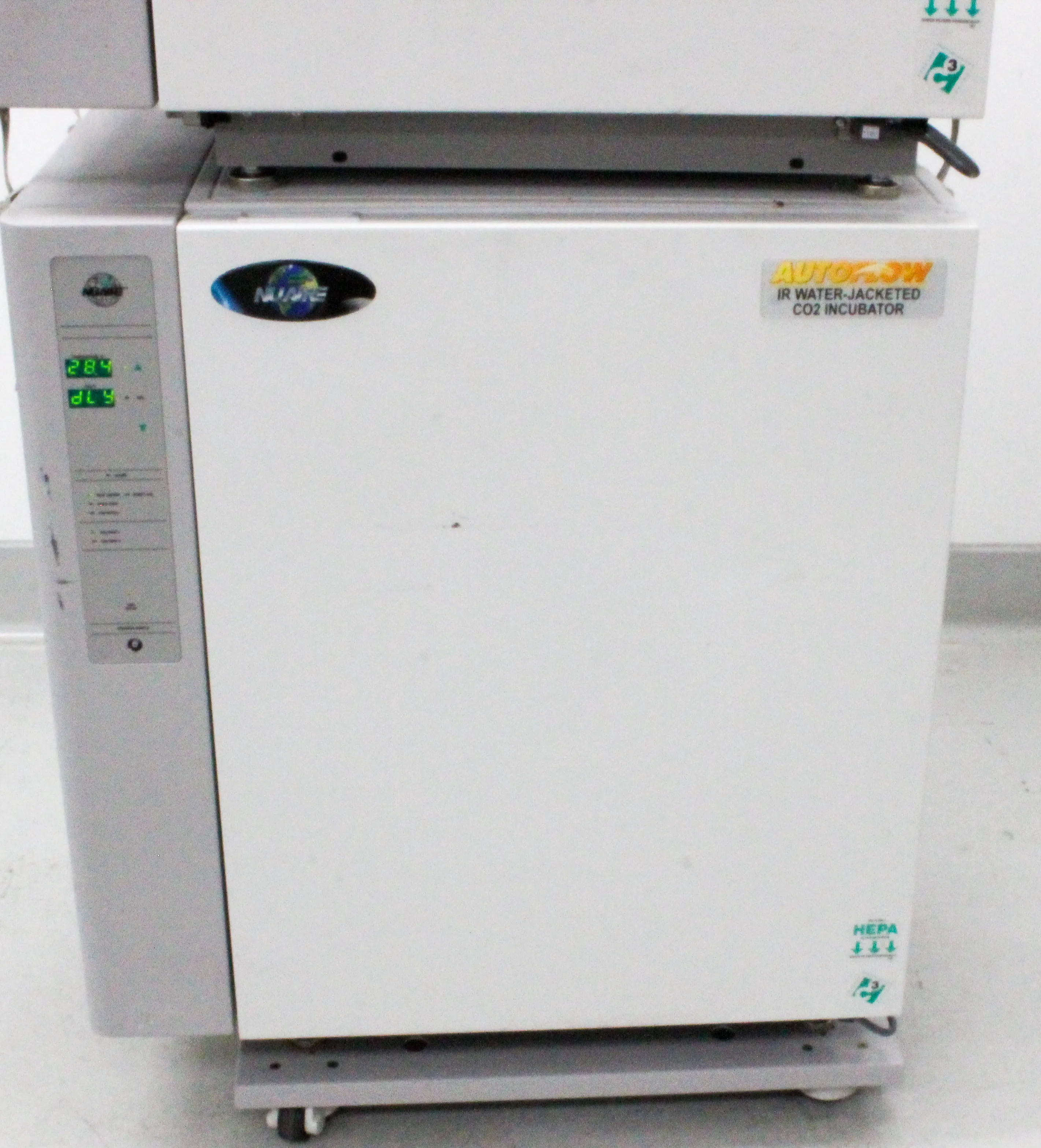 NuAire Dual Stack Autoflow C02 Water-Jacketed Incubator Model Nu-4750