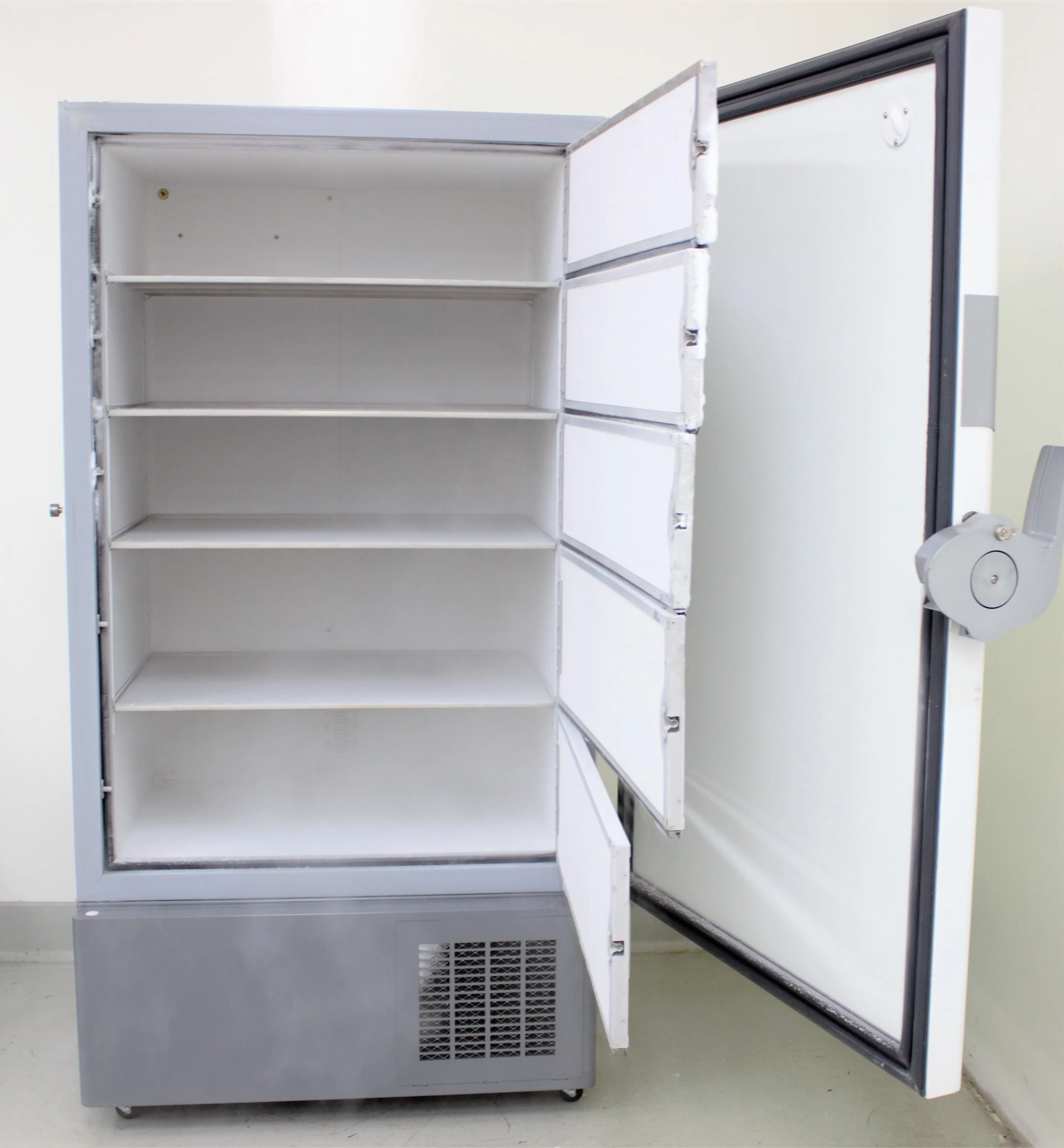 Helmer iUF126 Ultra-Low Temperature Freezer - Used, Very Good Condition, 30-Day Warranty