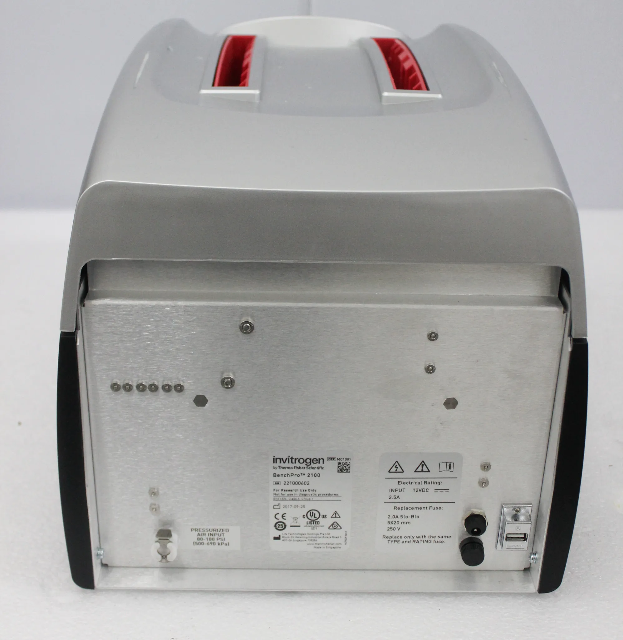 Invitrogen BenchPro 2100 Plasmid Purification System DNA Purification Unit - Used