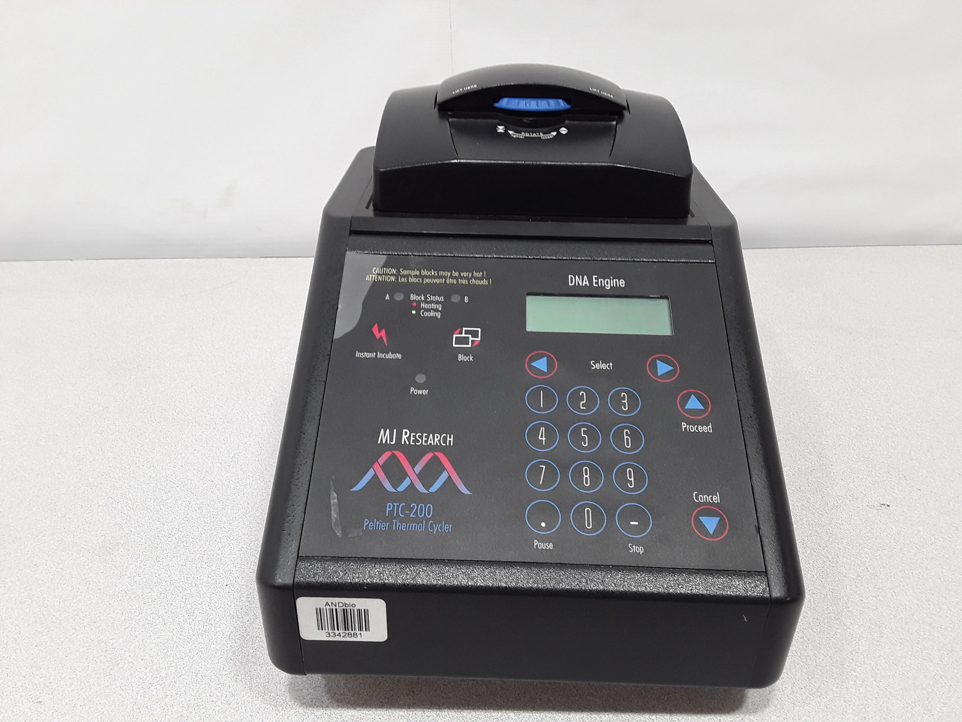 MJ Research PTC-200 Peltier Thermal Cycler