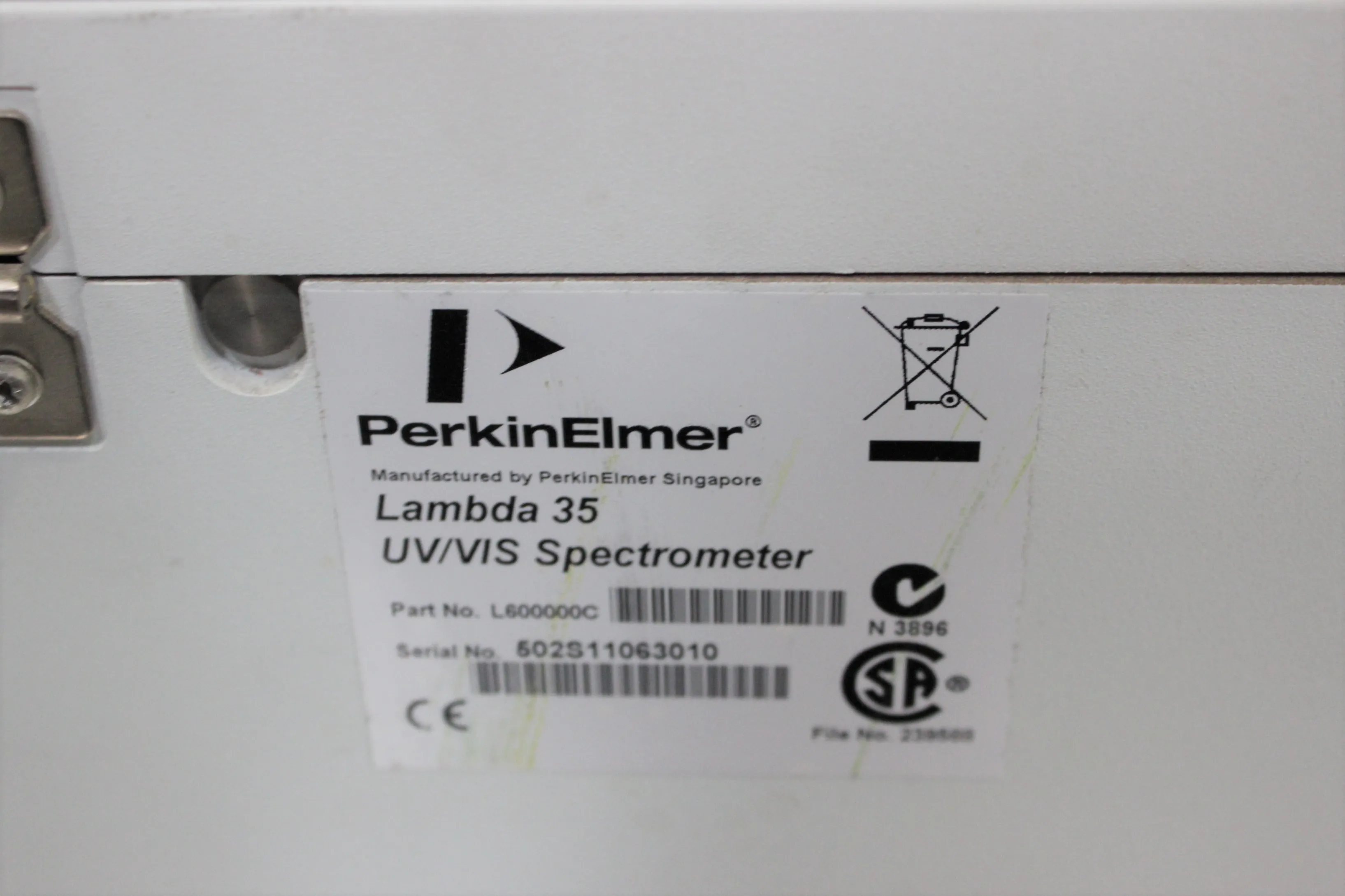 Perkin Elmer Lambda 35 UV-Visible Spectrophotometer