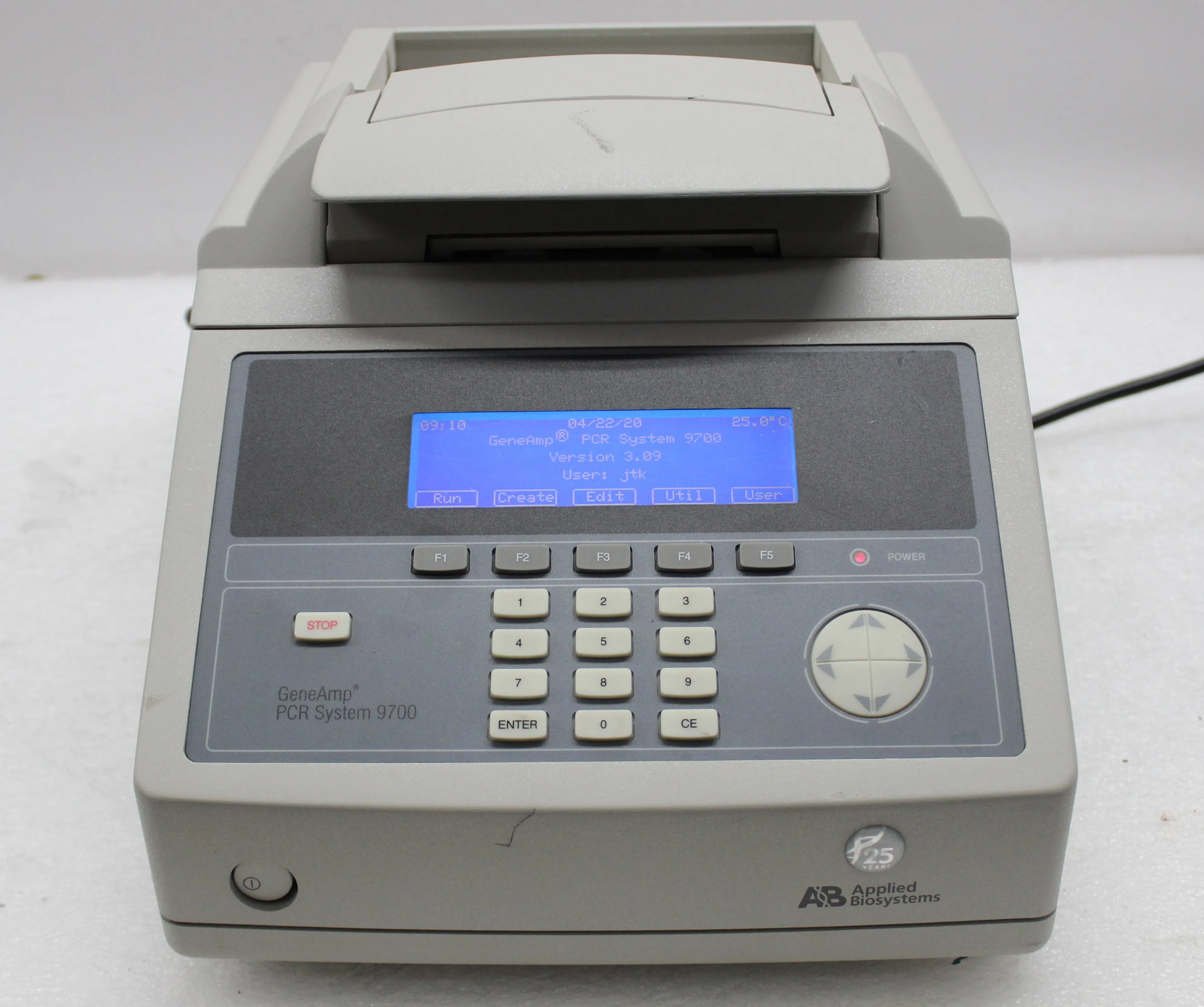 Applied Biosystems 9700 PCR Thermal Cycler N8050200