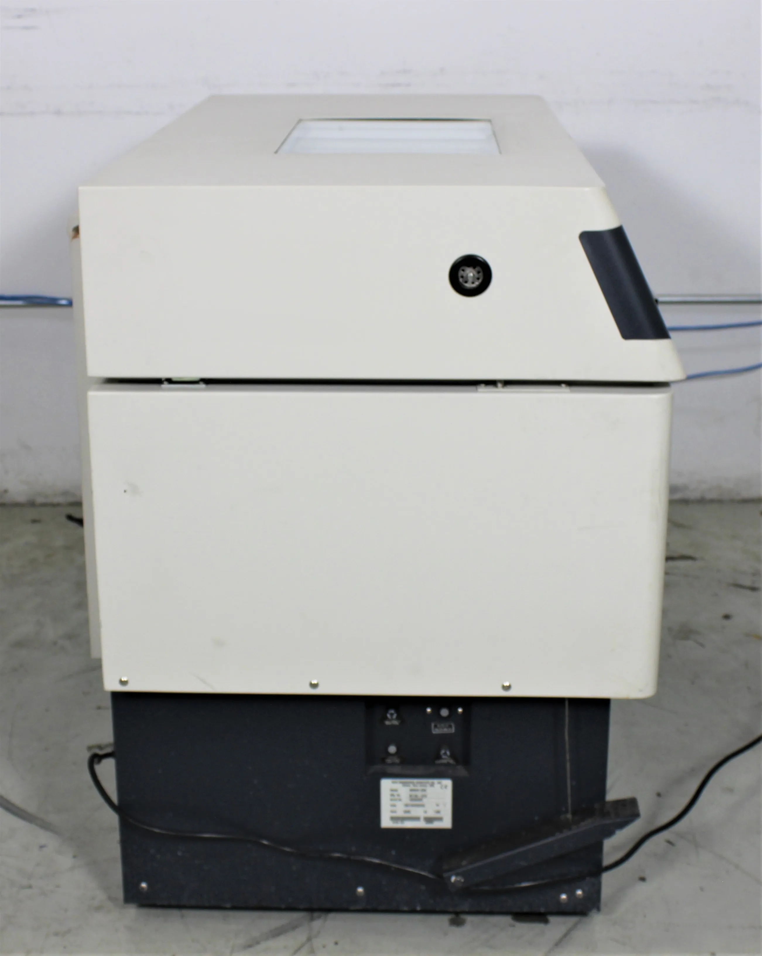 New Brunswick Innova 4330 Incubator Shaker