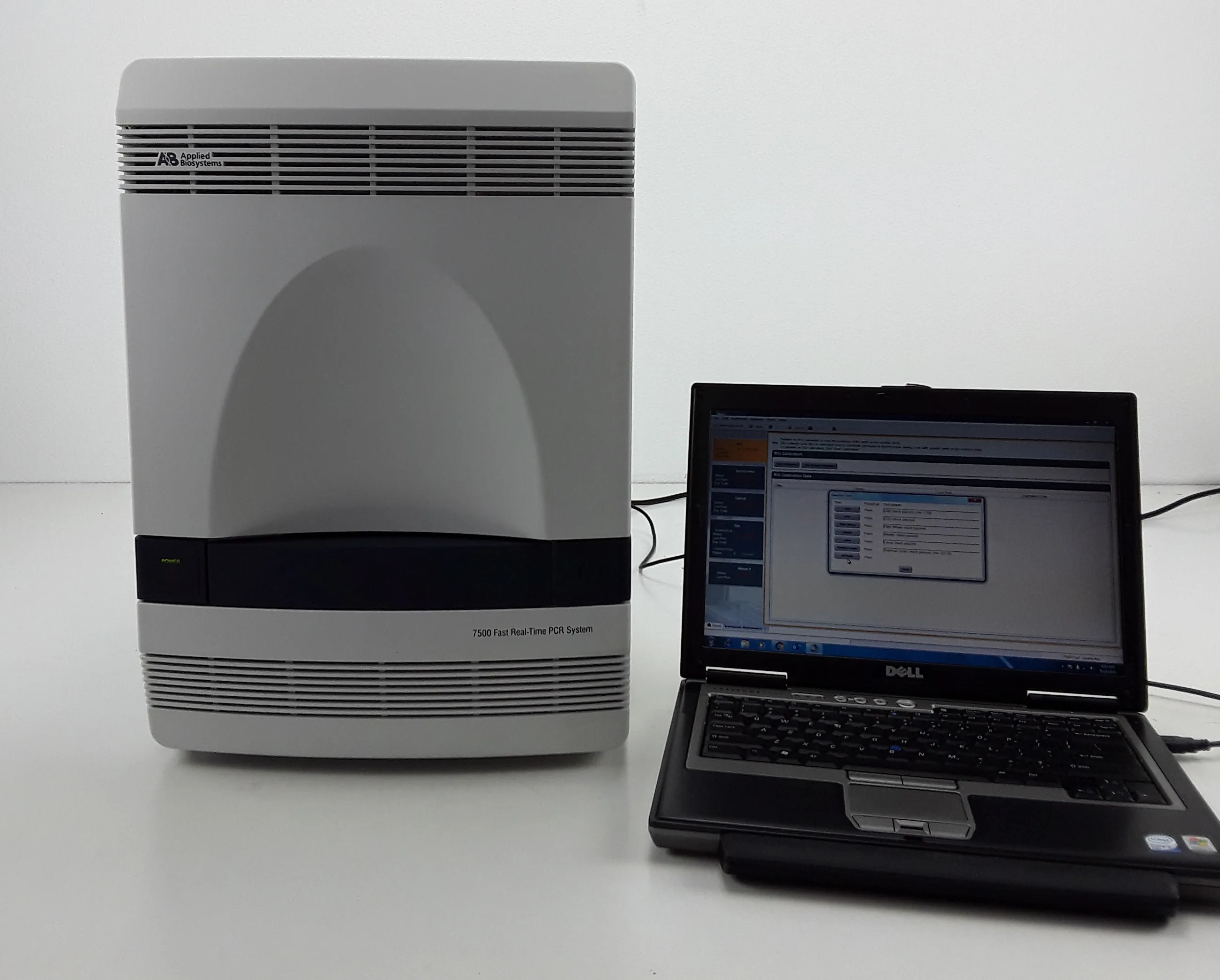 Applied Biosystems AB 7500 Fast Real-Time PCR System