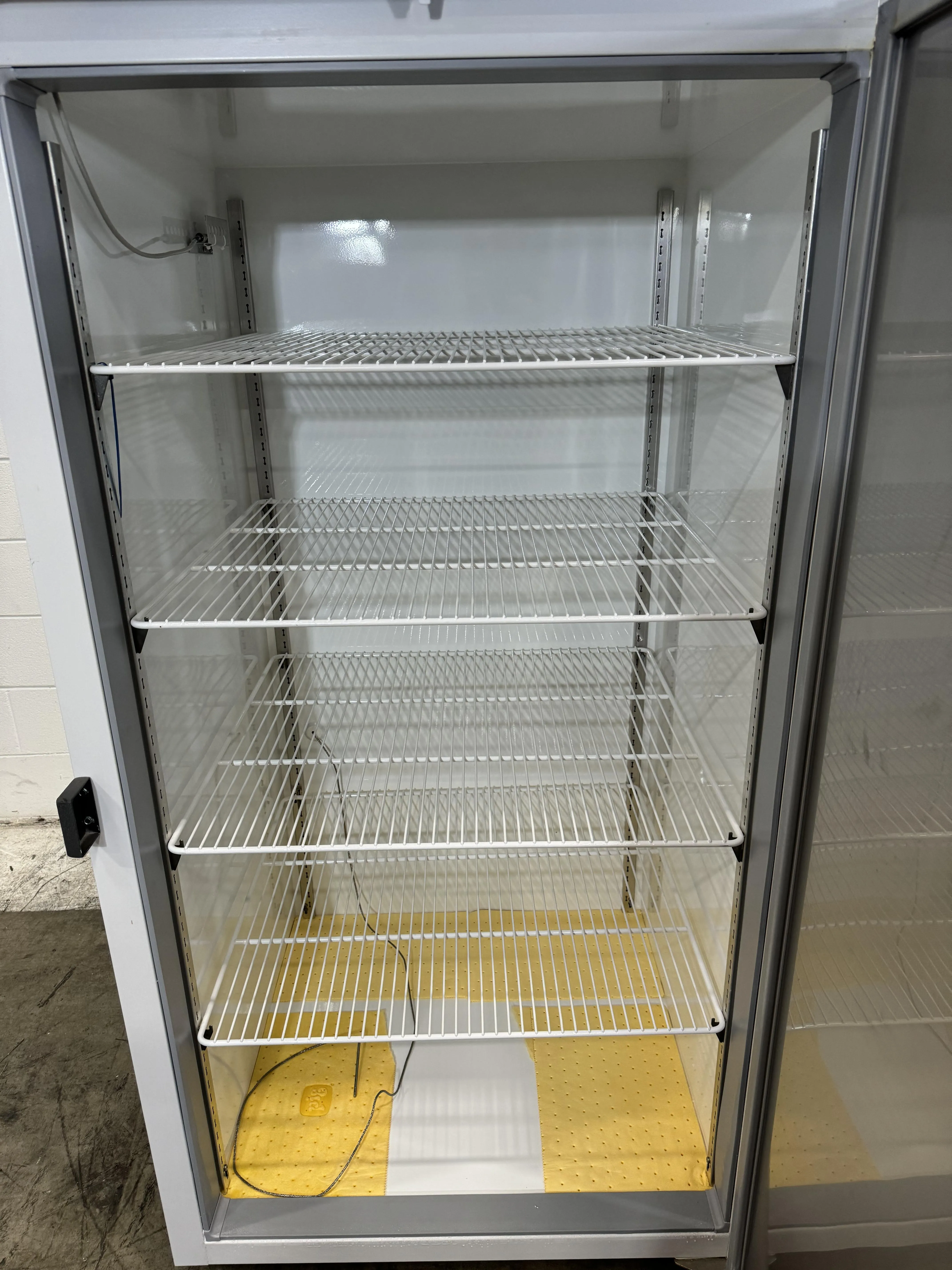 Thermo Fisher - UGL3020A Model Ultra Low Freezer