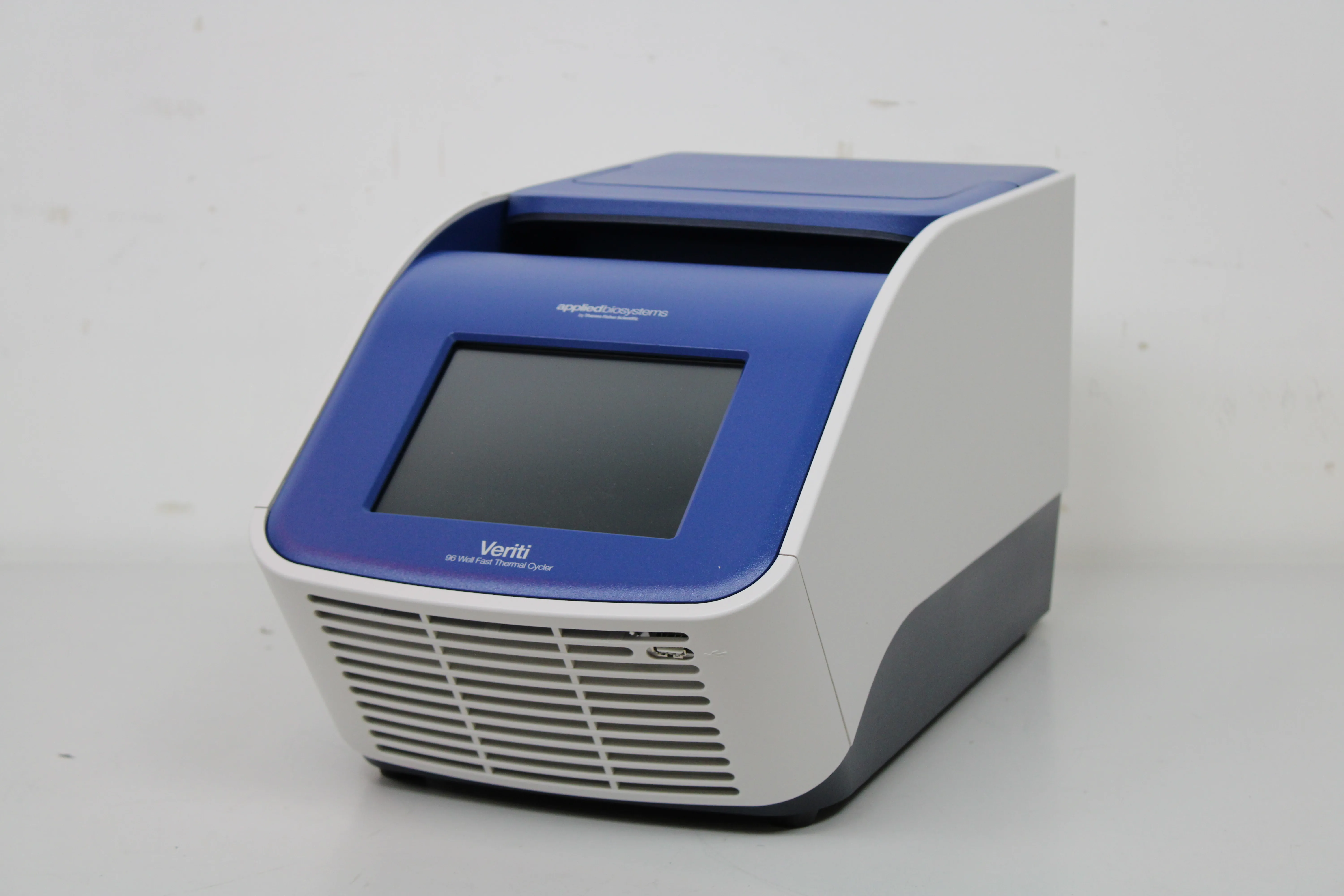 Applied Biosystems Veriti 96-Well Fast Thermal Cycler 4375305 PCR Thermal Cycler