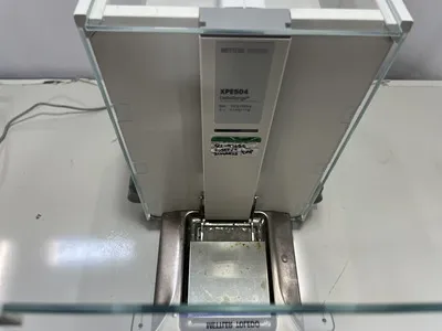 Mettler Toledo Analytical Balance XPE504 - Used Lab Equipment 220g/121g x 0.00001g/0.0001g Internal Calibration 120V