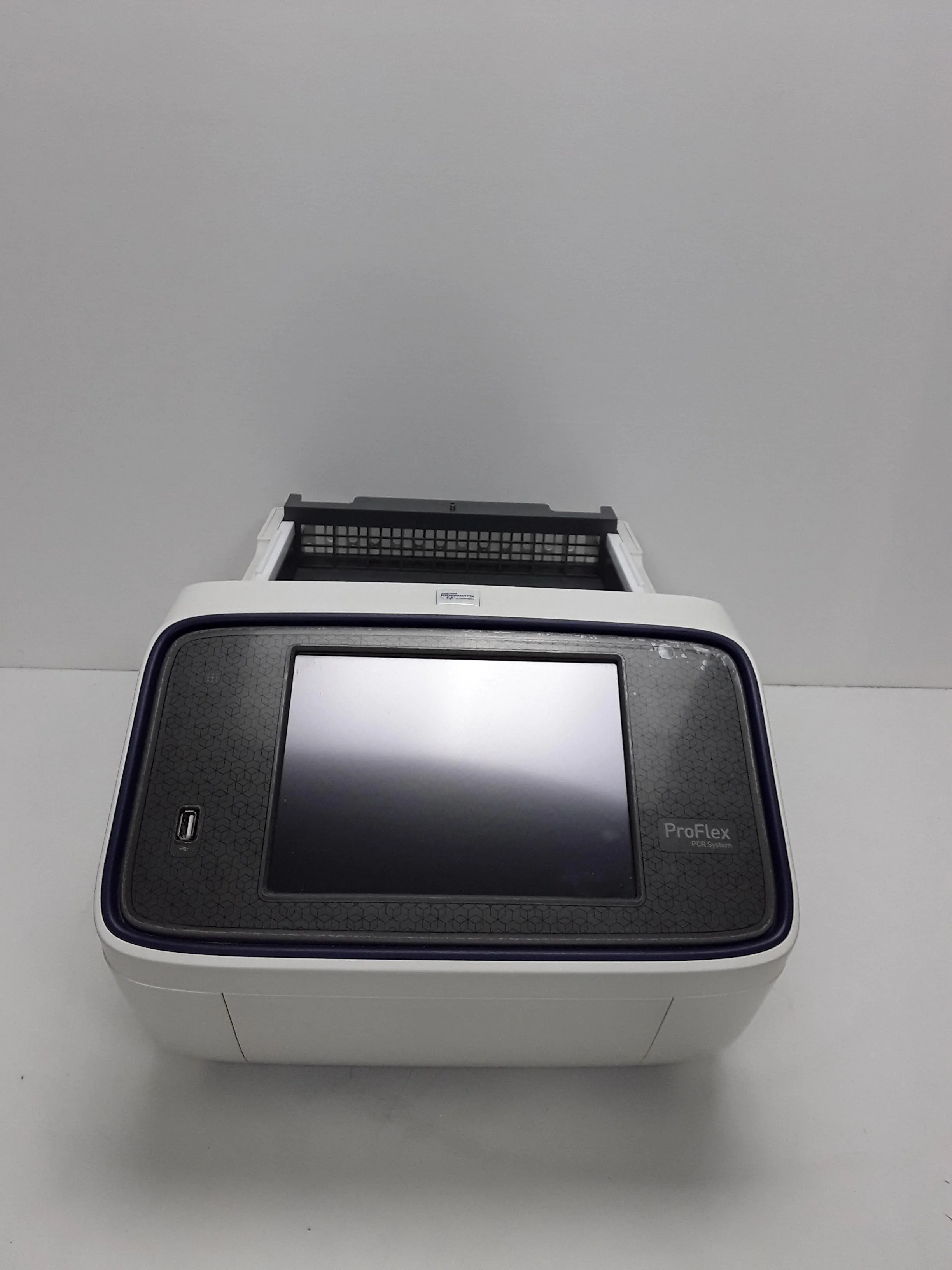 Applied Biosystems - ProFlex Base 4483636 Real Time PCR Thermal Cycler System