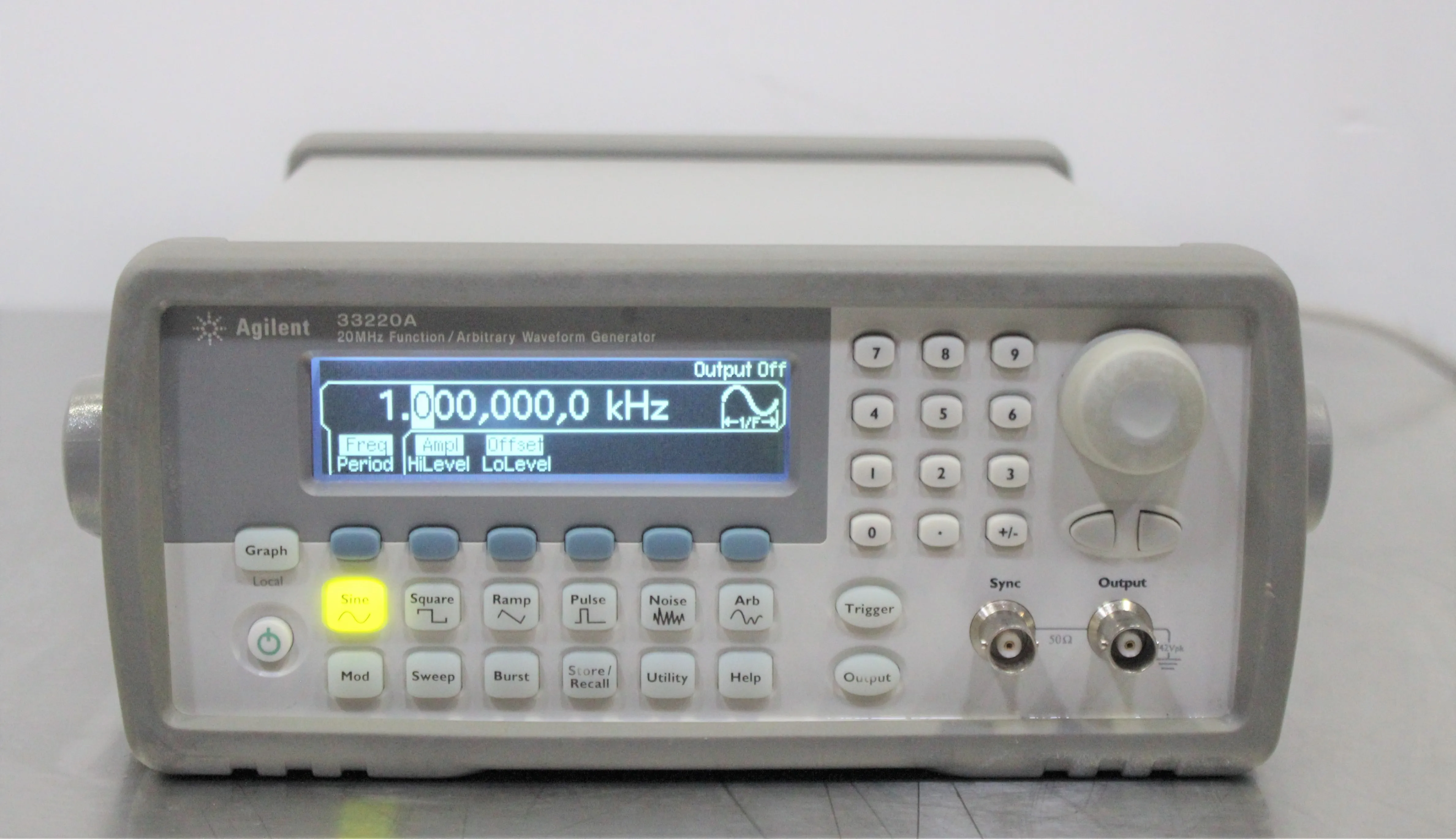 Agilent 33220A Function/Arbitrary Waveform Generator