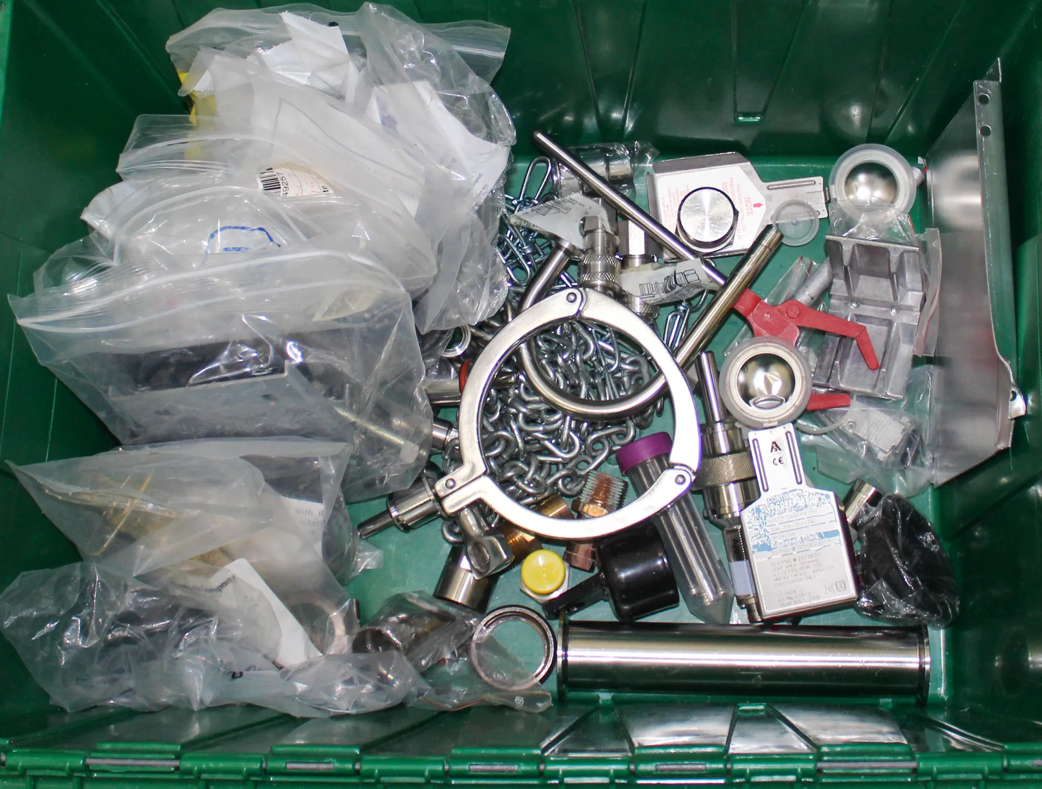 Misc. Green Bin with Parts and Accessories Mott Corporation QuickChange Sparger System