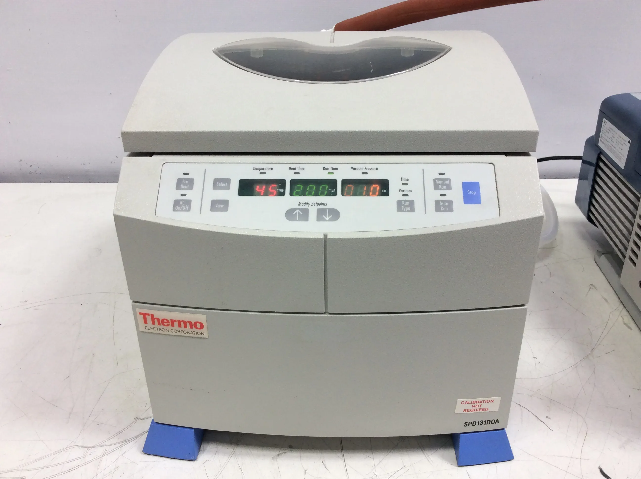 Thermo Fisher Scientific SPD131DDA SpeedVac Concentrator w/Welch 8917 Vacuum Pump