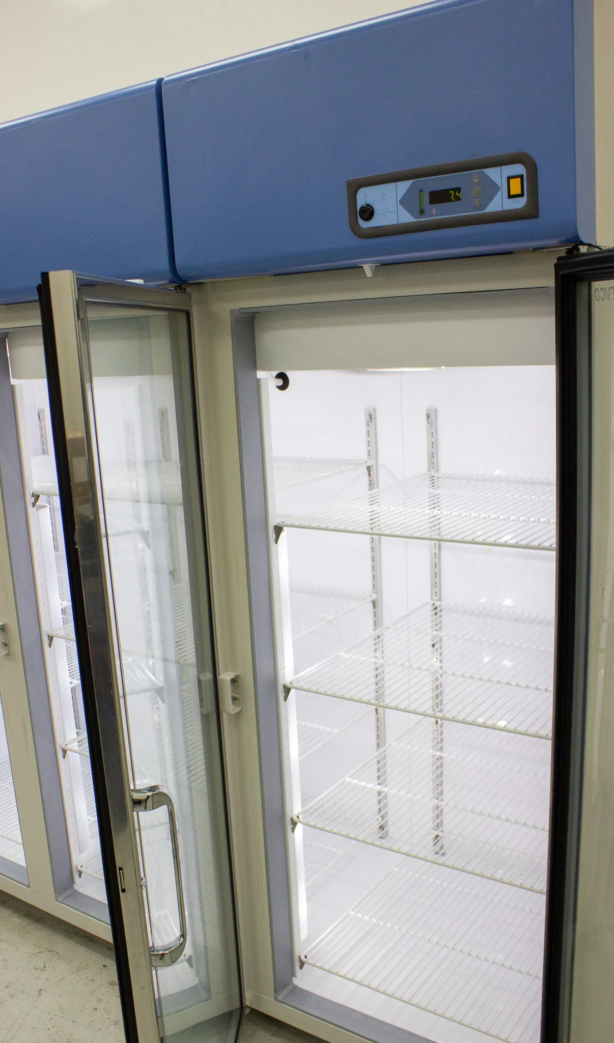 Thermo Revco RGL7504A23 Lab Refrigerator with Triple Glass Door 2231L